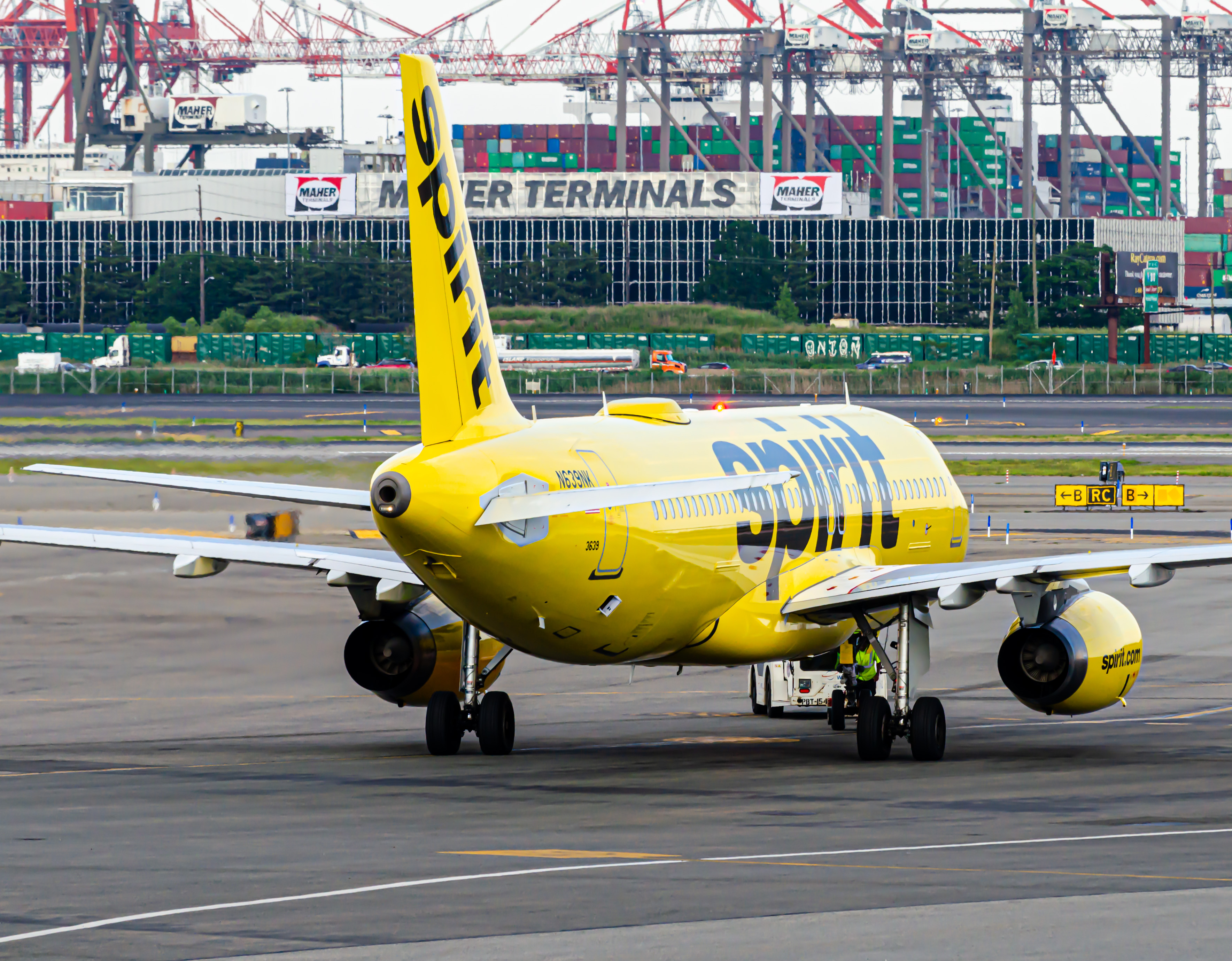 Full size: Spirit Airlines Airbus A320 N639NK at Newark Liberty International Airport