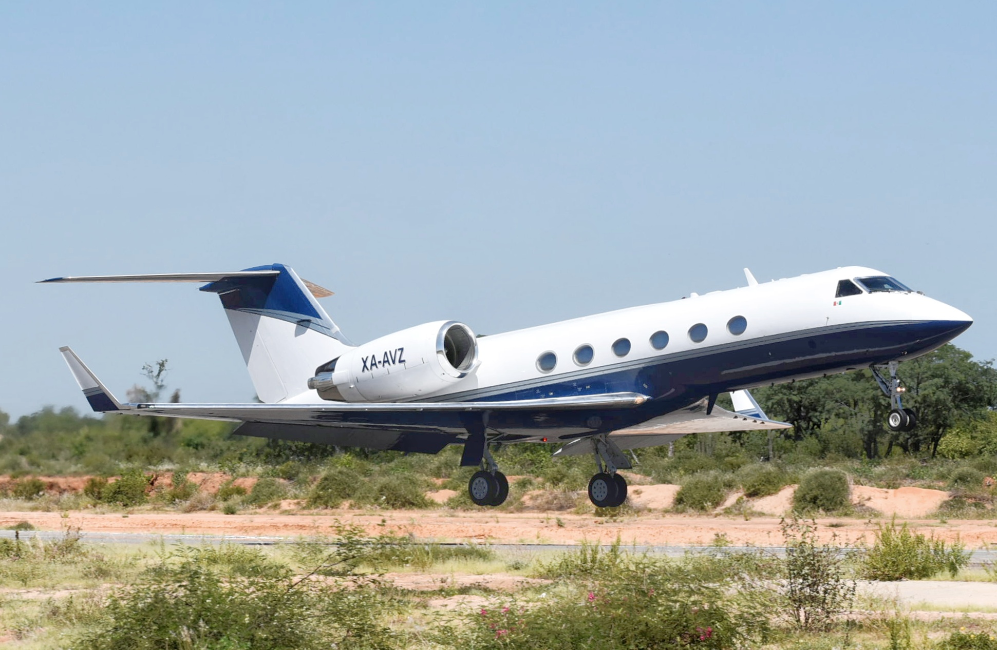 Full size: PRIVATE Gulfstream IV XA-AVZ at Aeropuerto de Cabo San Lucas Internacional