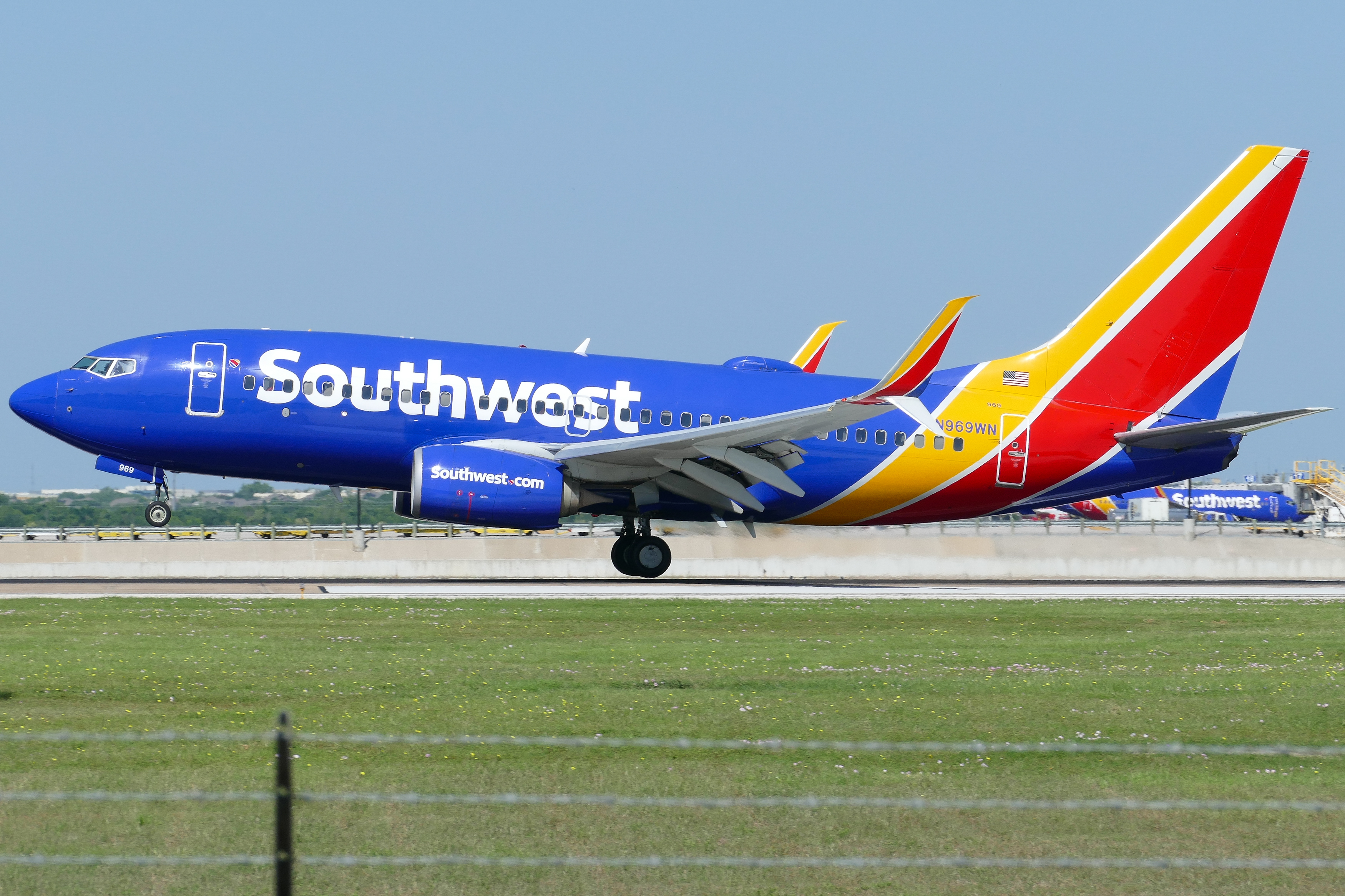 Full size: Southwest Airlines Boeing 737-700 N969WN at Austin-Bergstrom International Airport