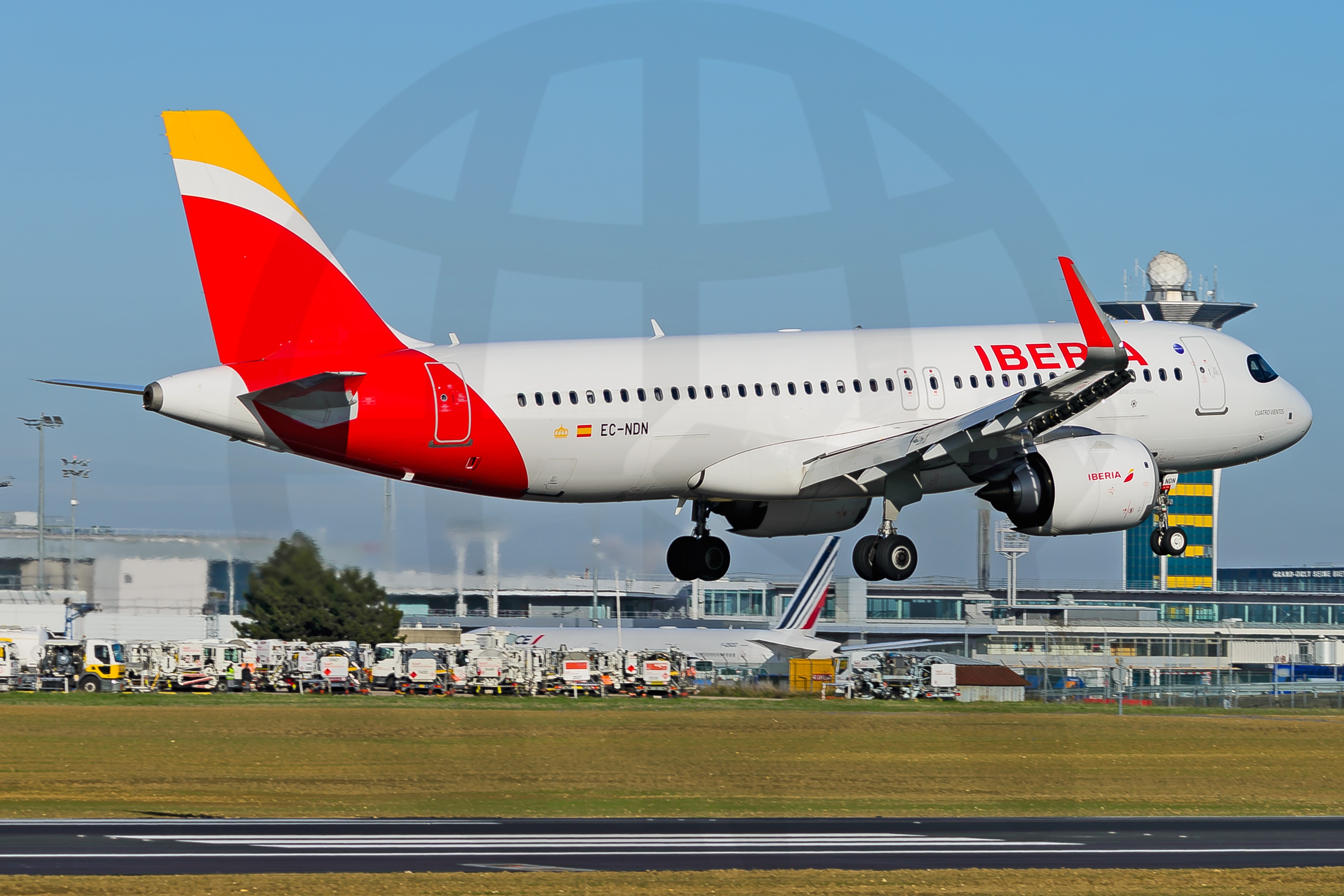 Full size: Iberia Airbus A320NEO EC-NDN at Paris Orly Airport