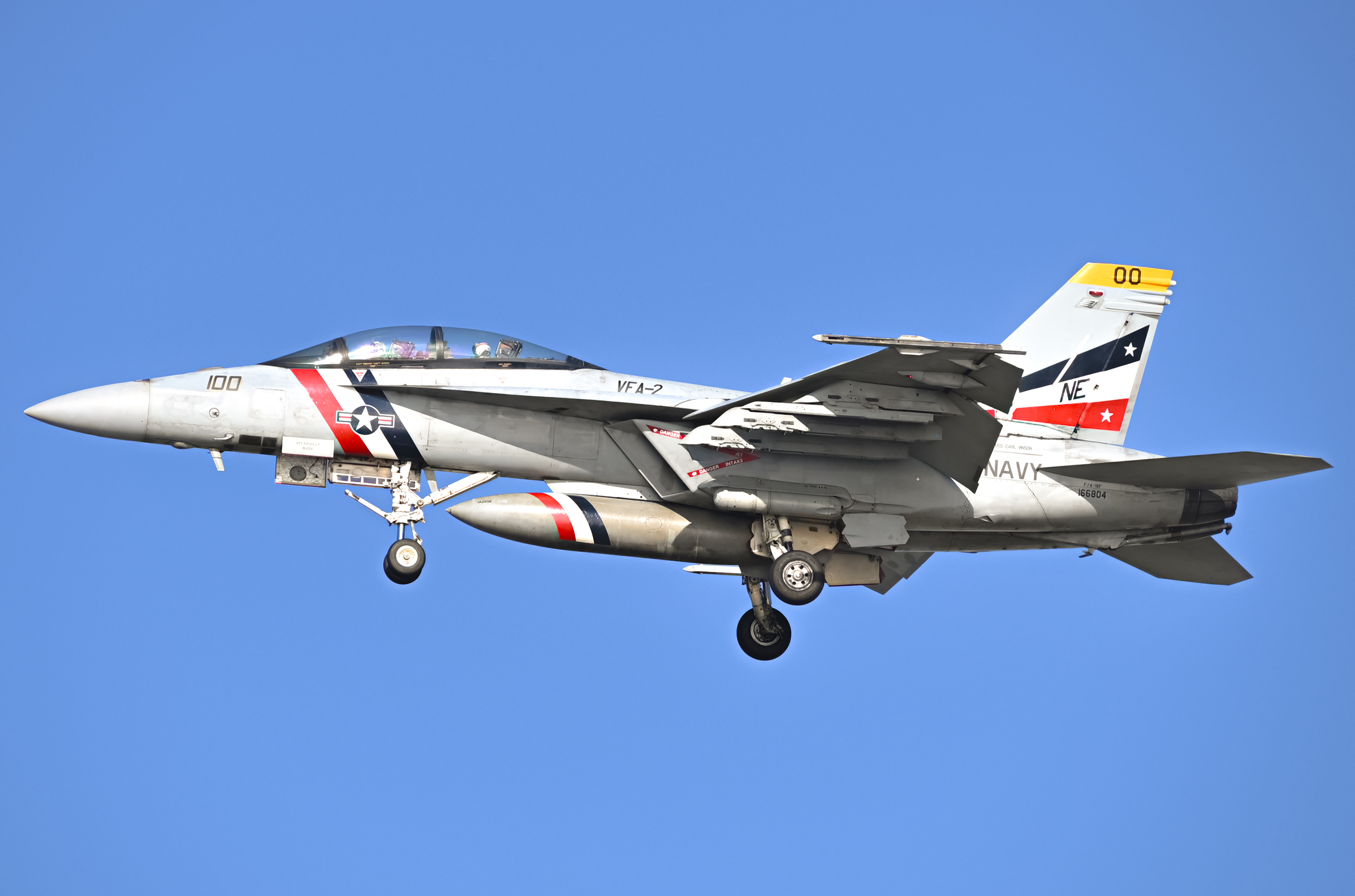 Full size: USN - United States Navy Boeing F/A-18E/F Super Hornet 166804 at North Island NAS