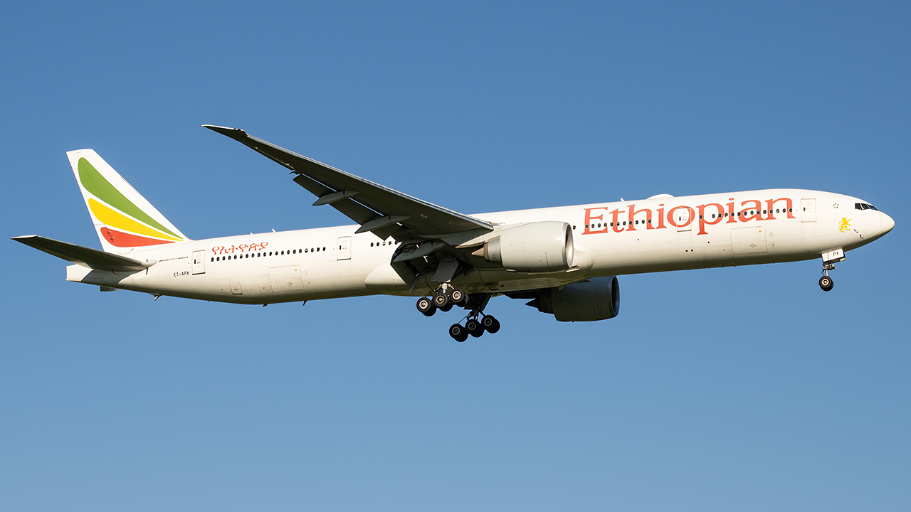 Full size: Ethiopian Airlines  Boeing 777-300ER ET-APX at Washington Dulles International Airport