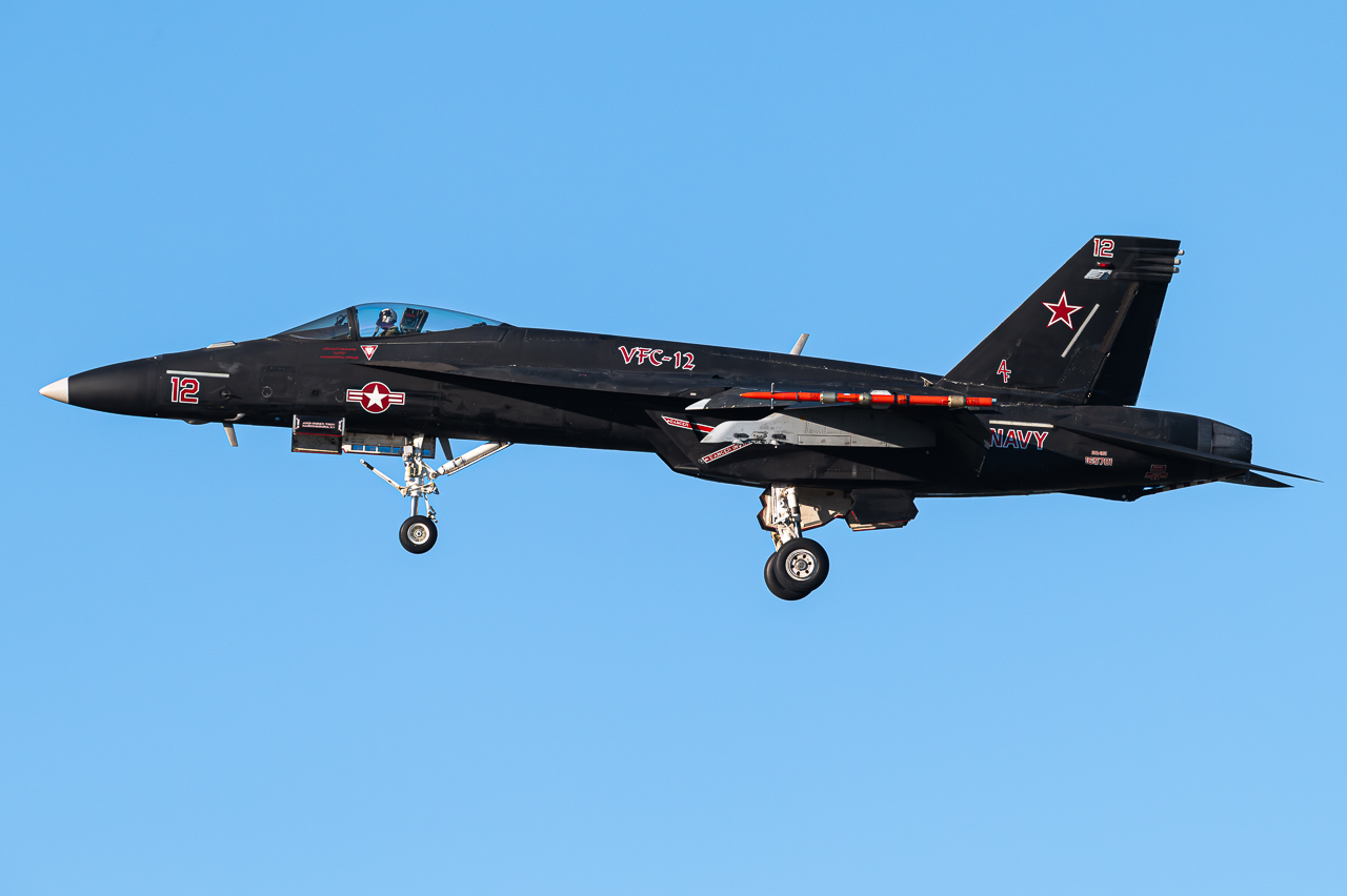 Full size: USN - United States Navy Boeing F/A-18E/F Super Hornet 165781 at North Island NAS