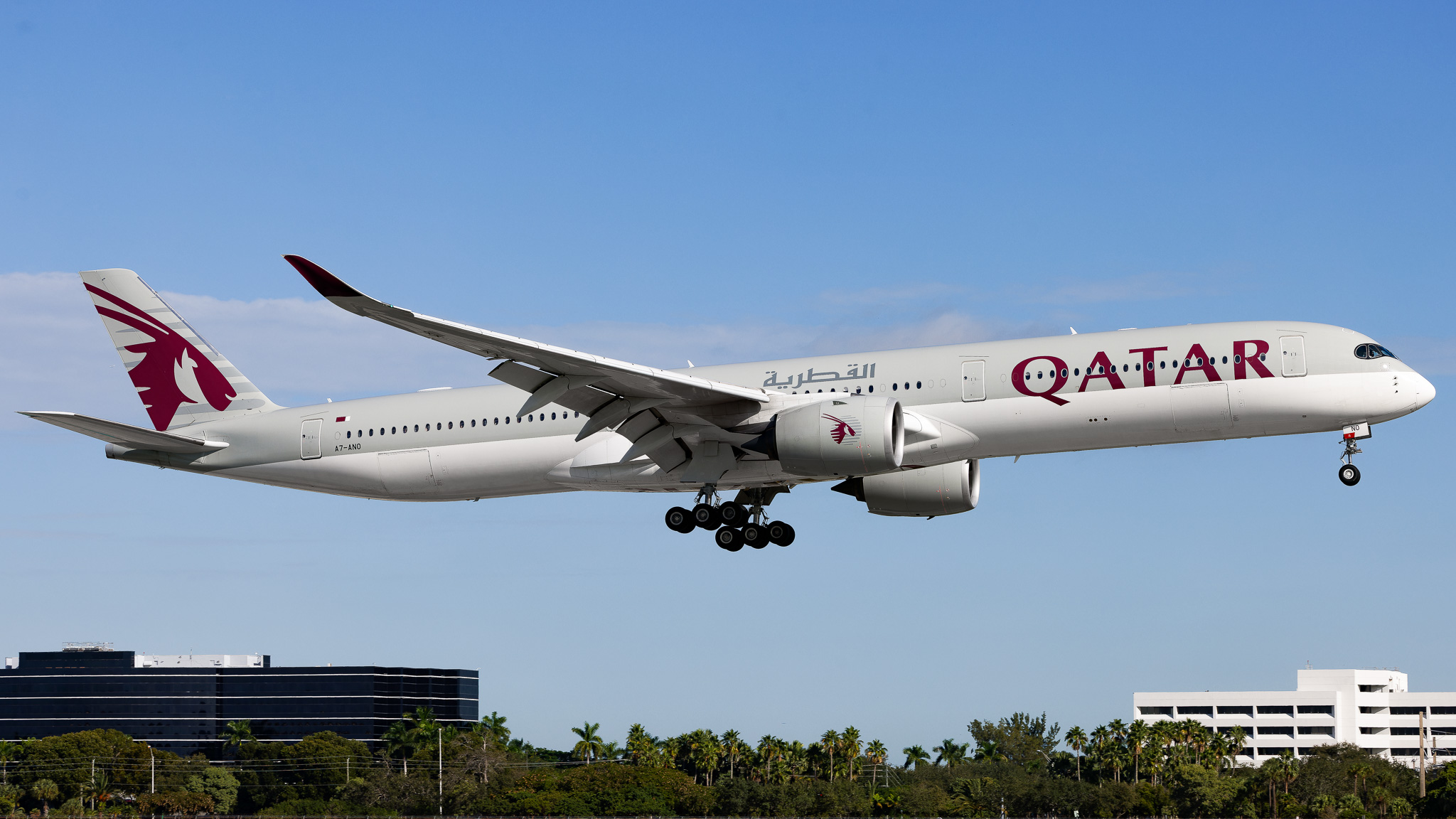 Full size: Qatar Airways Airbus A350-1000 A7-ANO at Miami International Airport