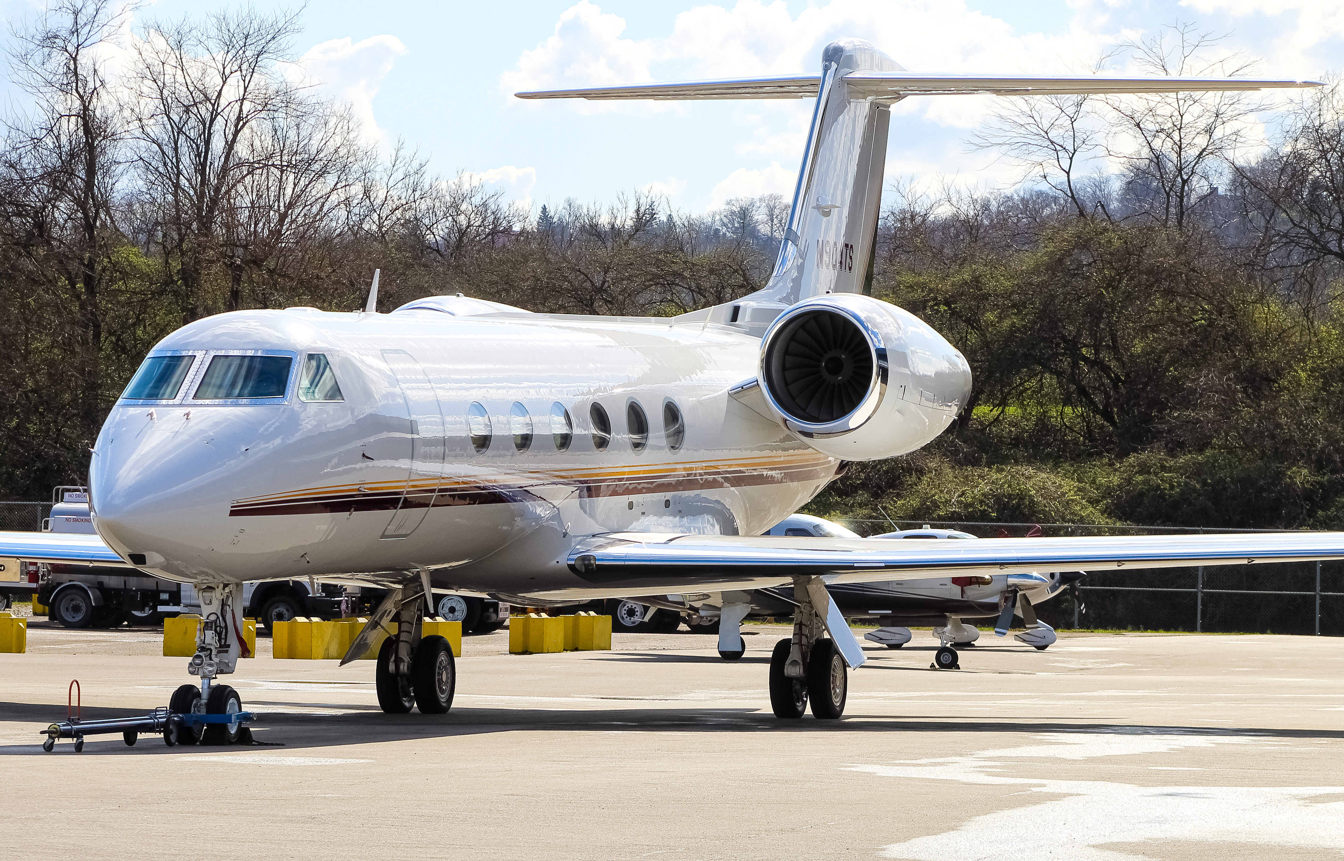 Full size: PRIVATE  Gulfstream IV N904TS at Cincinnati Municipal Airport/Lunken Field
