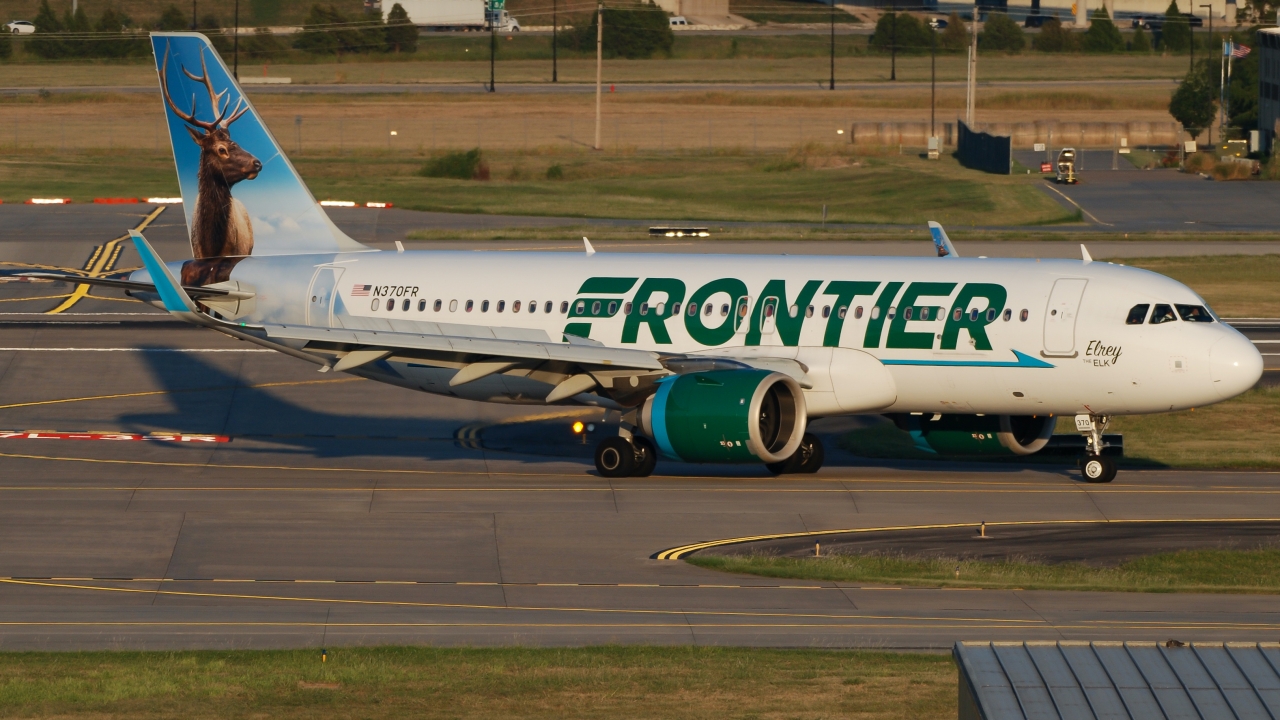 Full size: Frontier Airlines Airbus A320-200N N370FR at Will Rogers World Airport