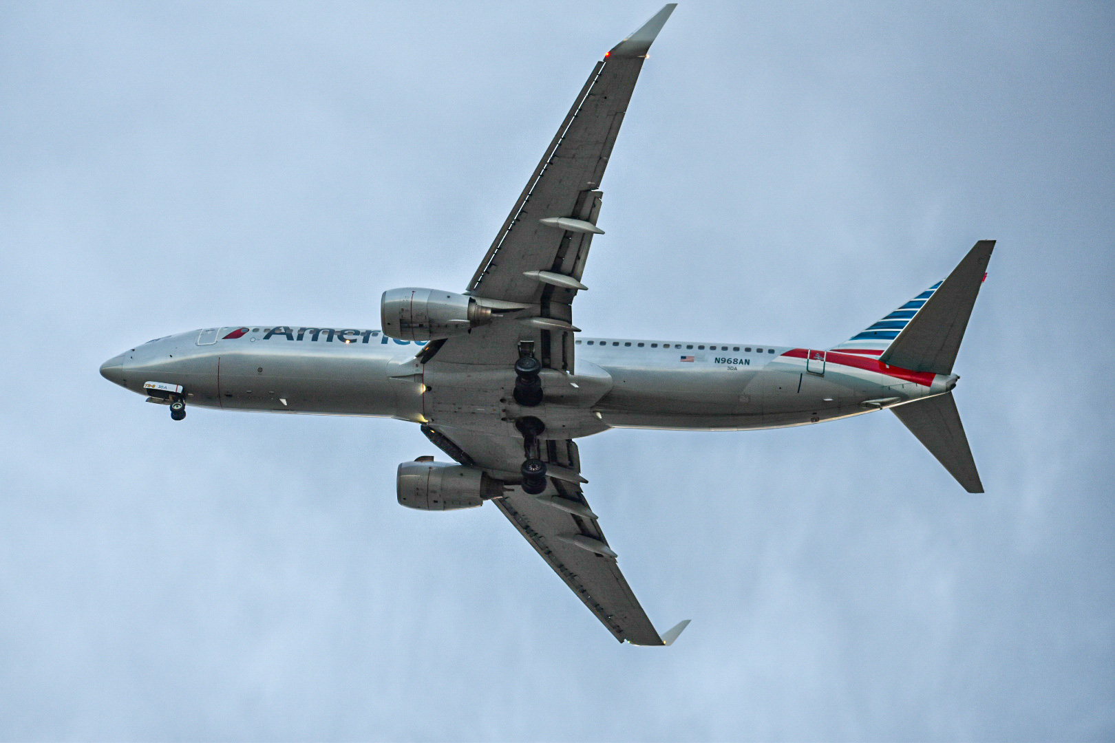 Full size: American Airlines Boeing 737-800 N968AN at Denver International Airport