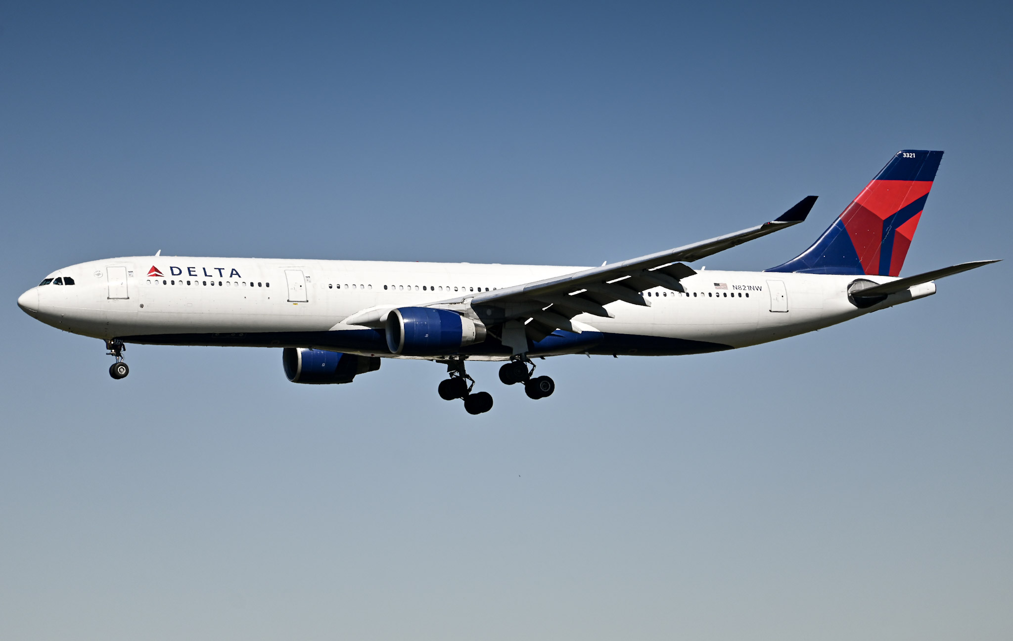 Full size: Delta Airlines Airbus A330-300 N821NW at Hartsfield-Jackson Atlanta International Airport