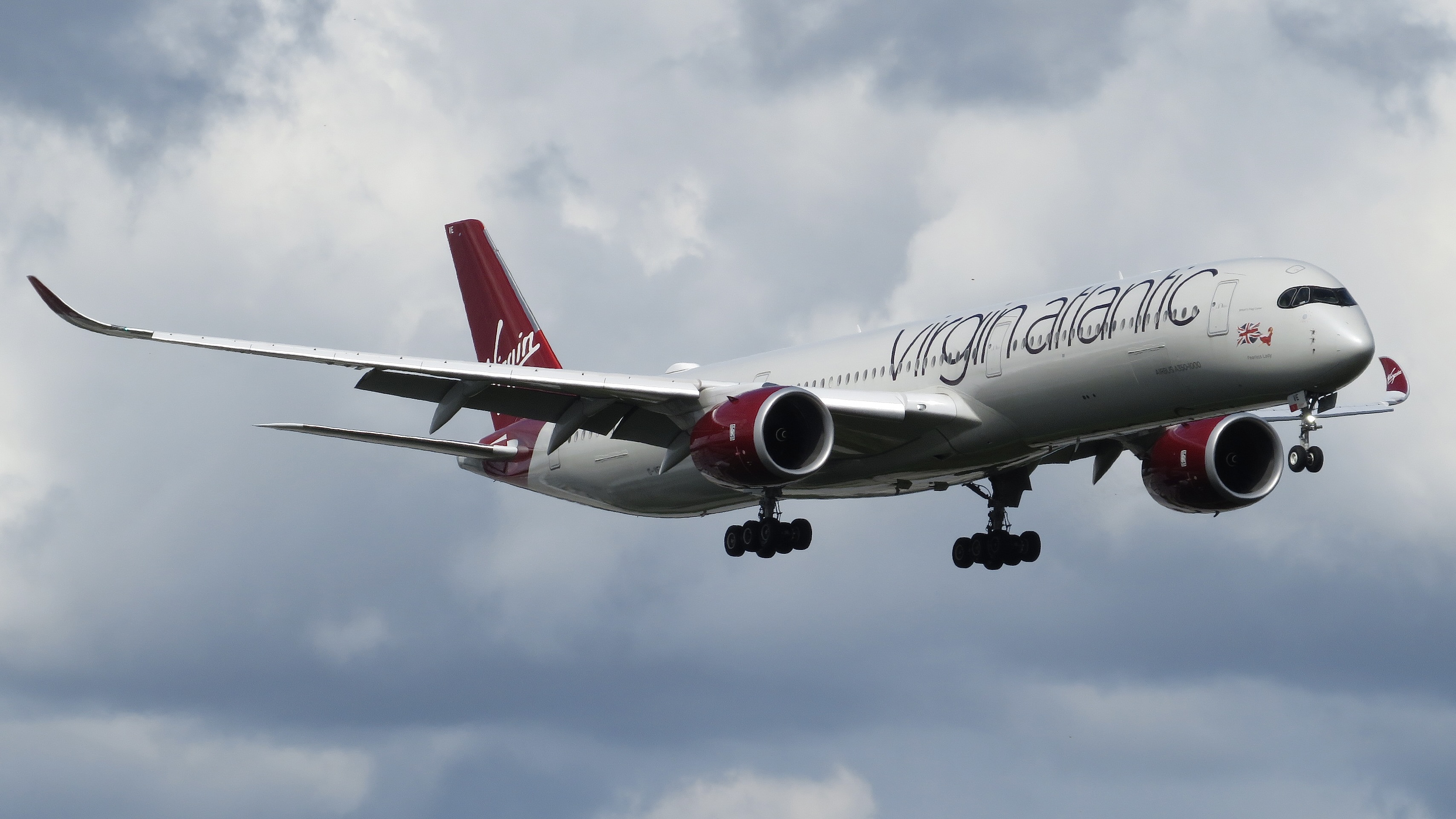 Full size: Virgin Atlantic Airbus A350-1000 G-VEVE at Orlando International Airport