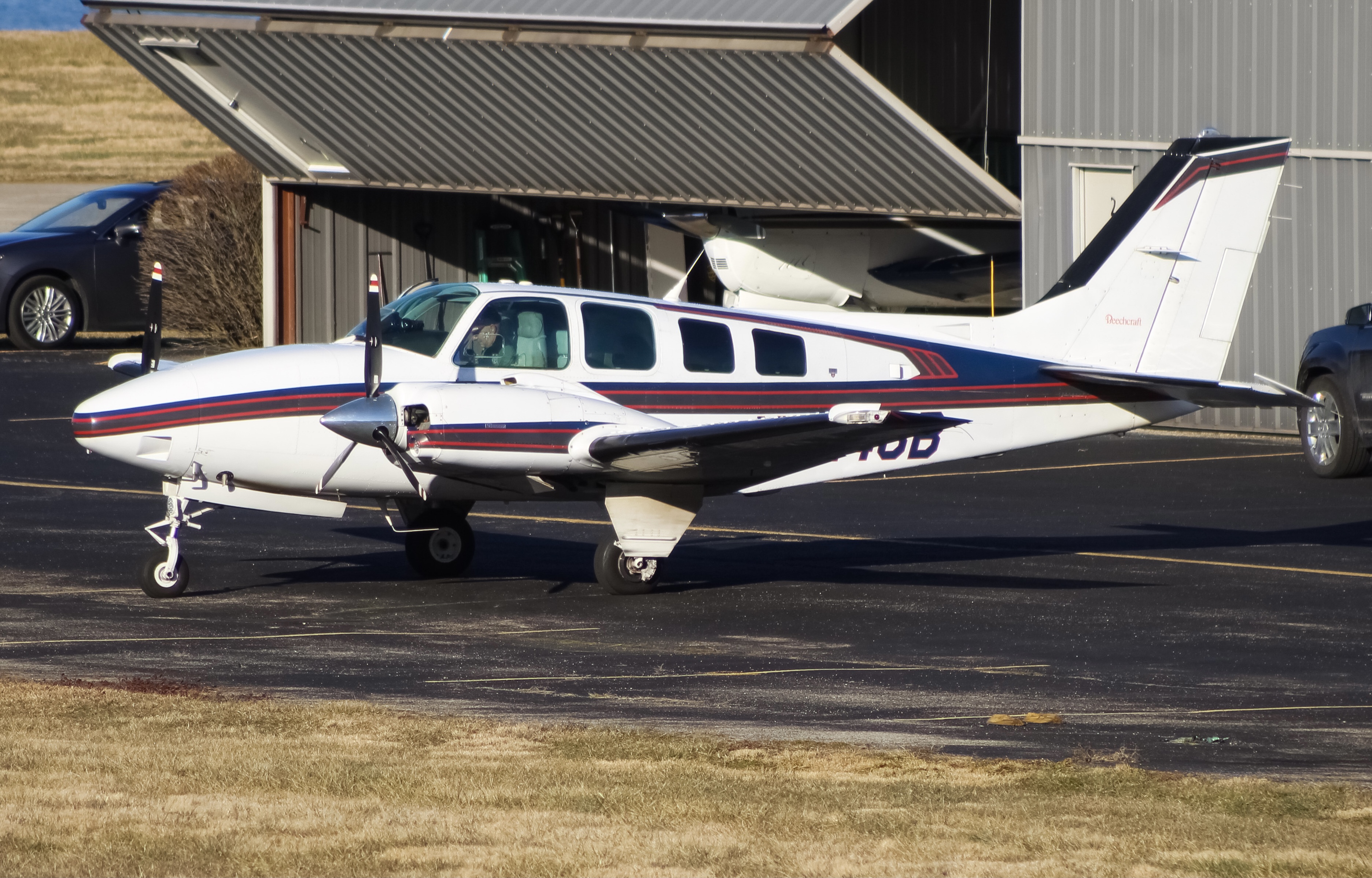 Full size: PRIVATE Beechcraft Baron 58 N3246B at Cincinnati Municipal Airport/Lunken Field