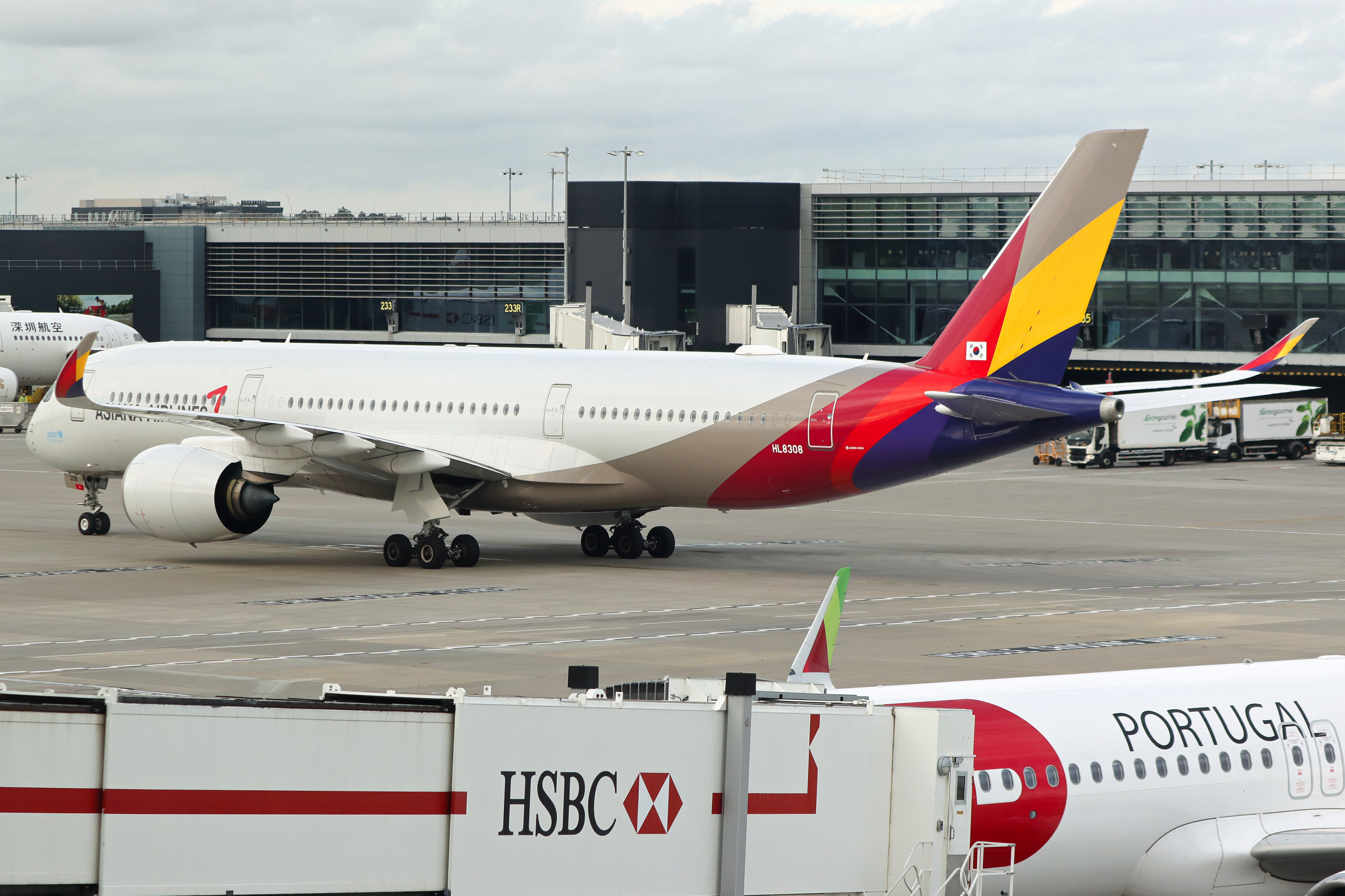 Full size: Asiana Airlines Airbus A350-900 HL8308 at London Heathrow International Airport