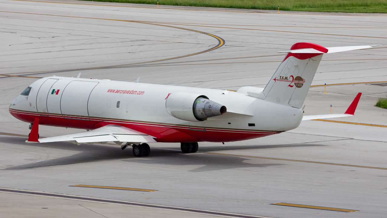 Full size: Aeronaves TSM Mitsubishi CRJ-200 XA-VDL at John Glenn Columbus International Airport