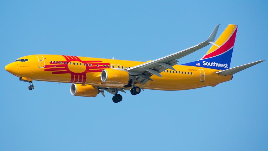 Full size: Southwest Airlines Boring 737-800 N8655D at Pittsburgh International Airport