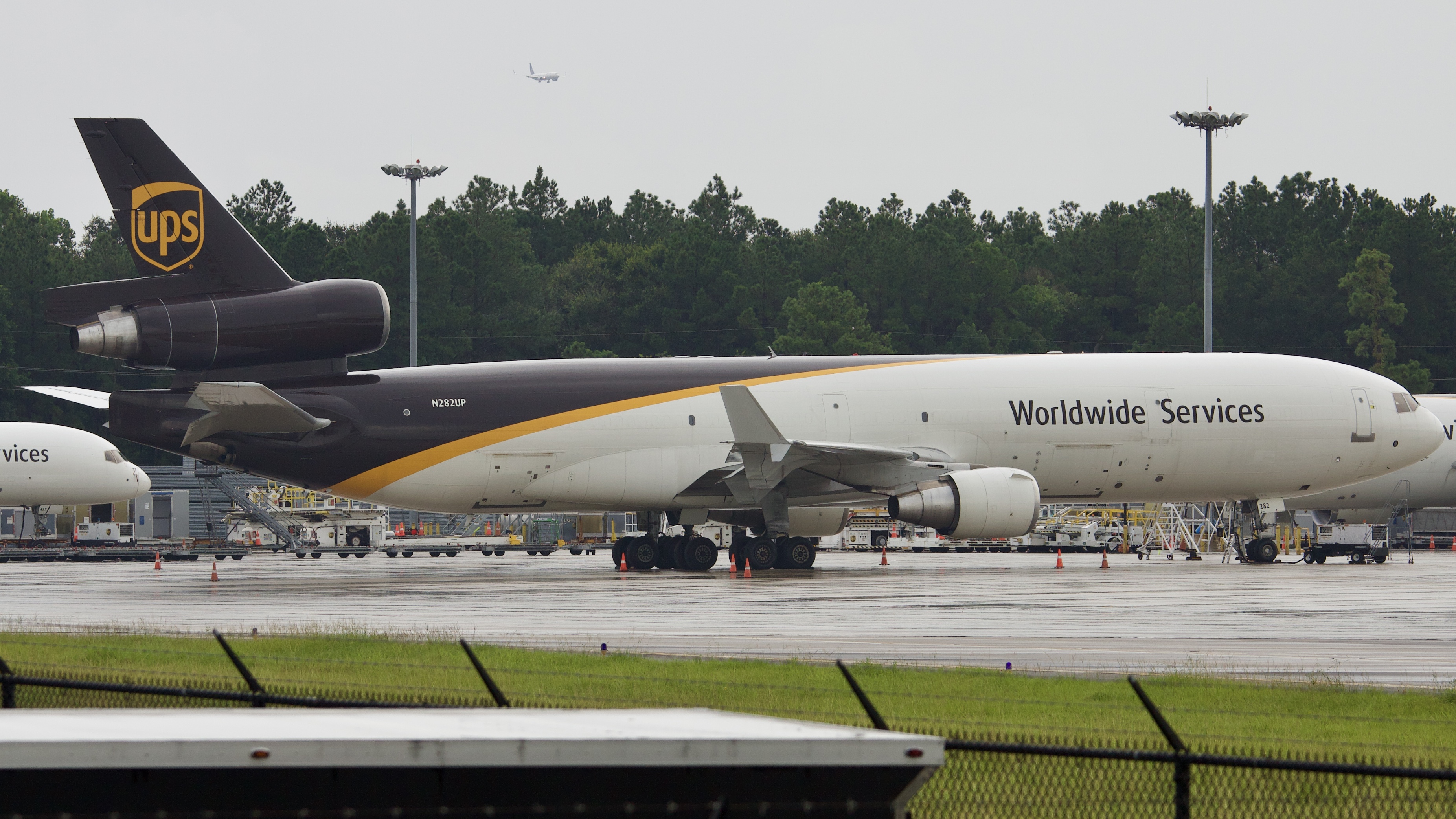 Full size: United Parcel Service McDonnell Douglas MD-11F N282UP at Houston-George Bush Intercontinental Airport