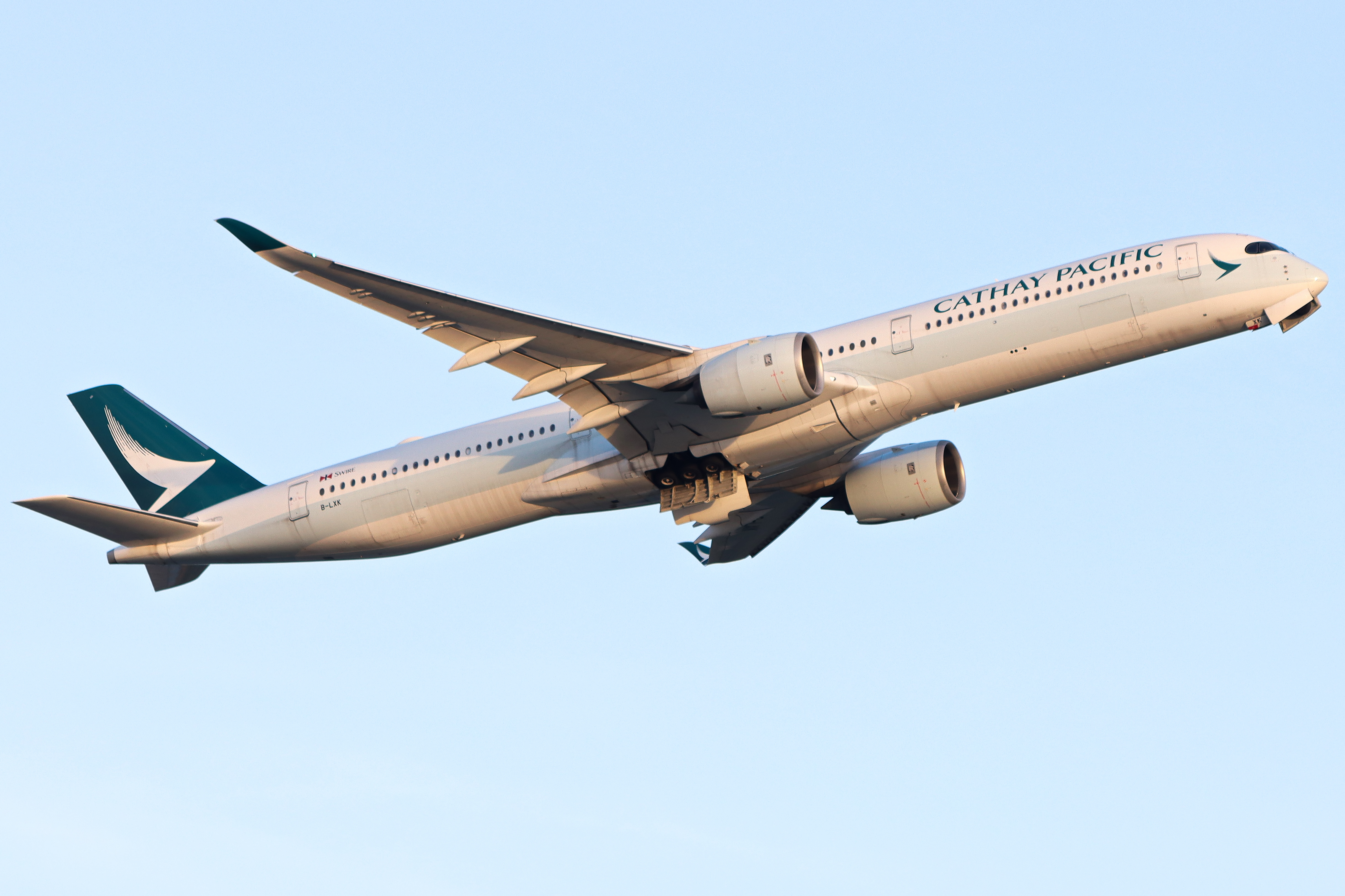 Full size: Cathay Pacific Airbus A350-1000 B-LXK at Hong Kong International Airport
