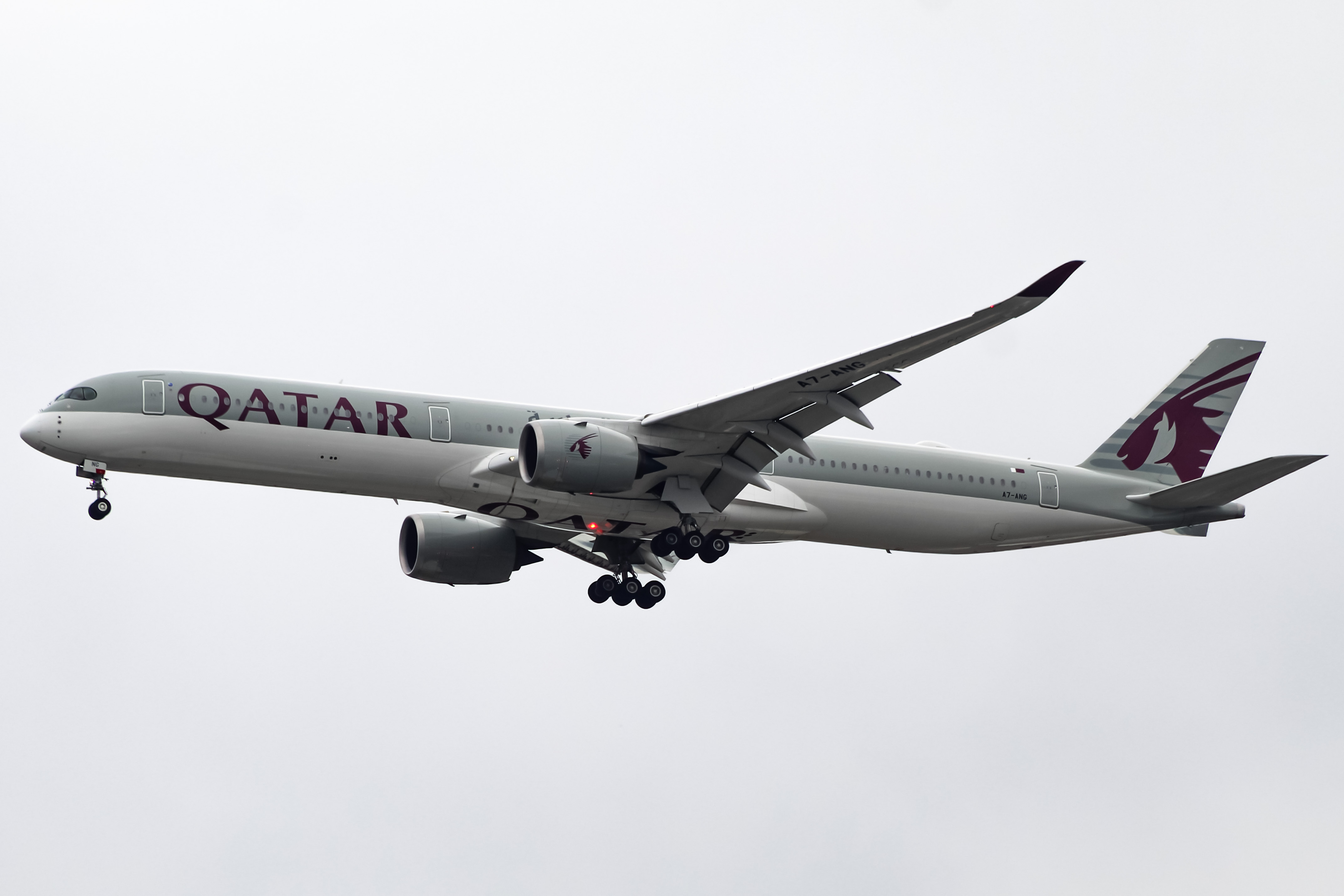 Full size: Qatar Airways Airbus A350-1000 A7-ANG at Washington Dulles International Airport