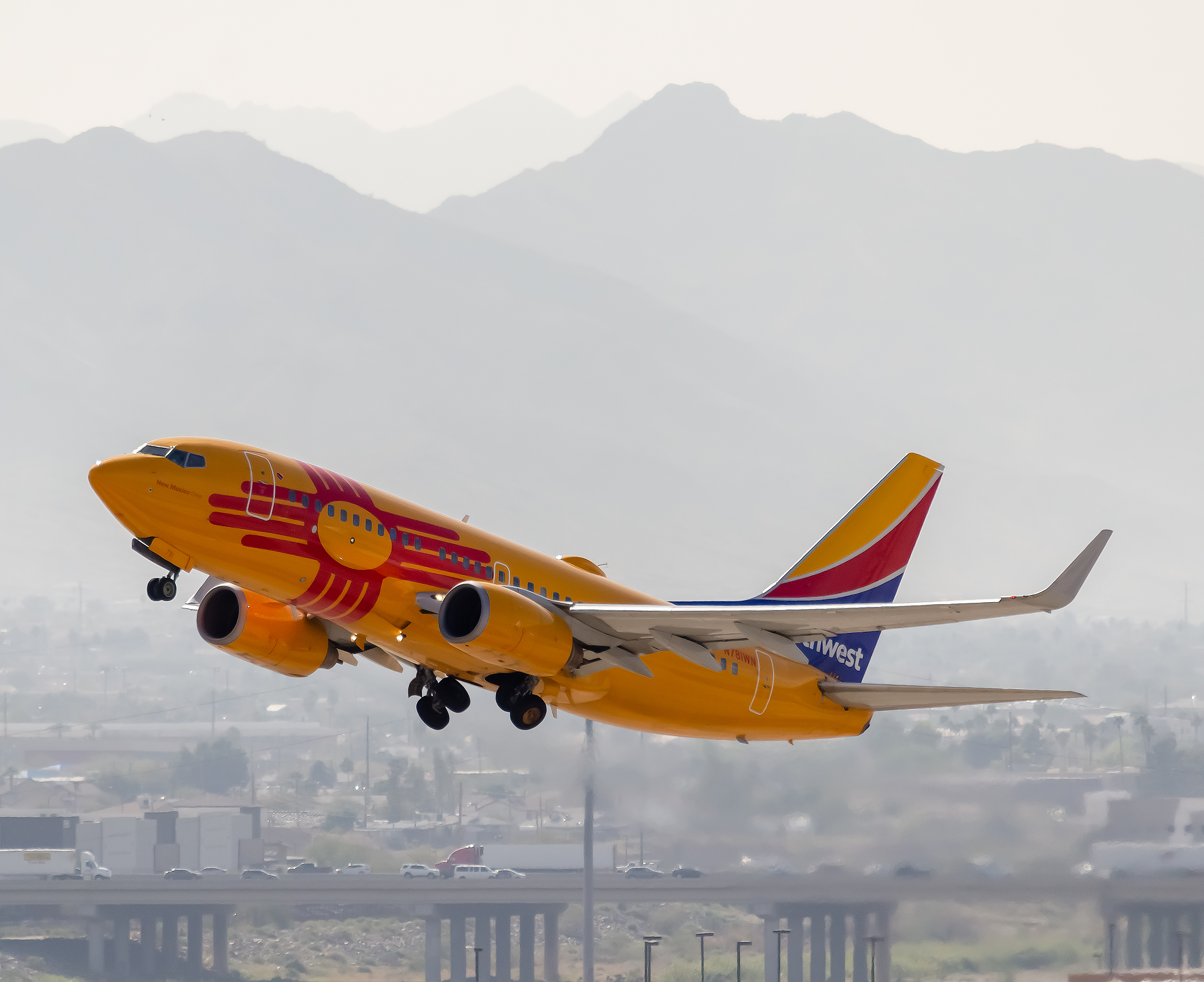 Full size: Southwest Airlines Boeing 737-700 N781WN at Phoenix Sky Harbor International Airport