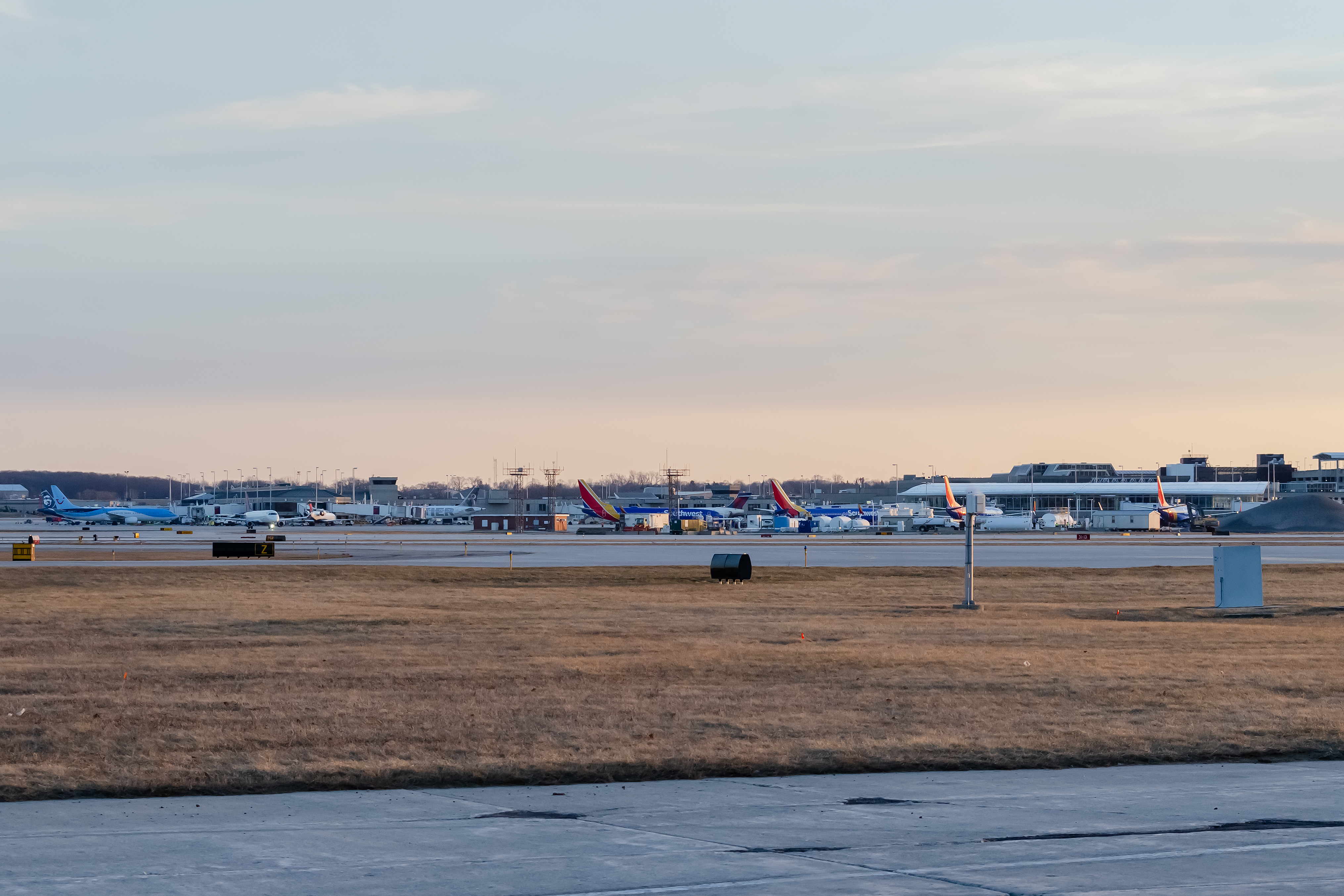 Full size: Airport Photo KMKE at General Mitchell International Airport