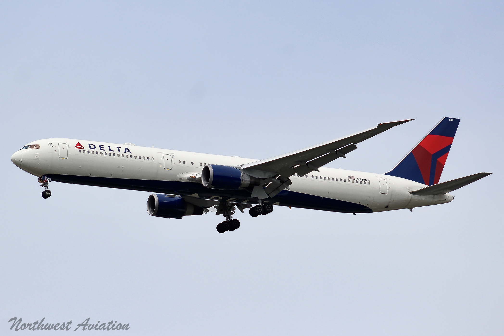 Full size: Delta Airlines Boeing 767-400ER N838MH at Seattle-Tacoma International Airport