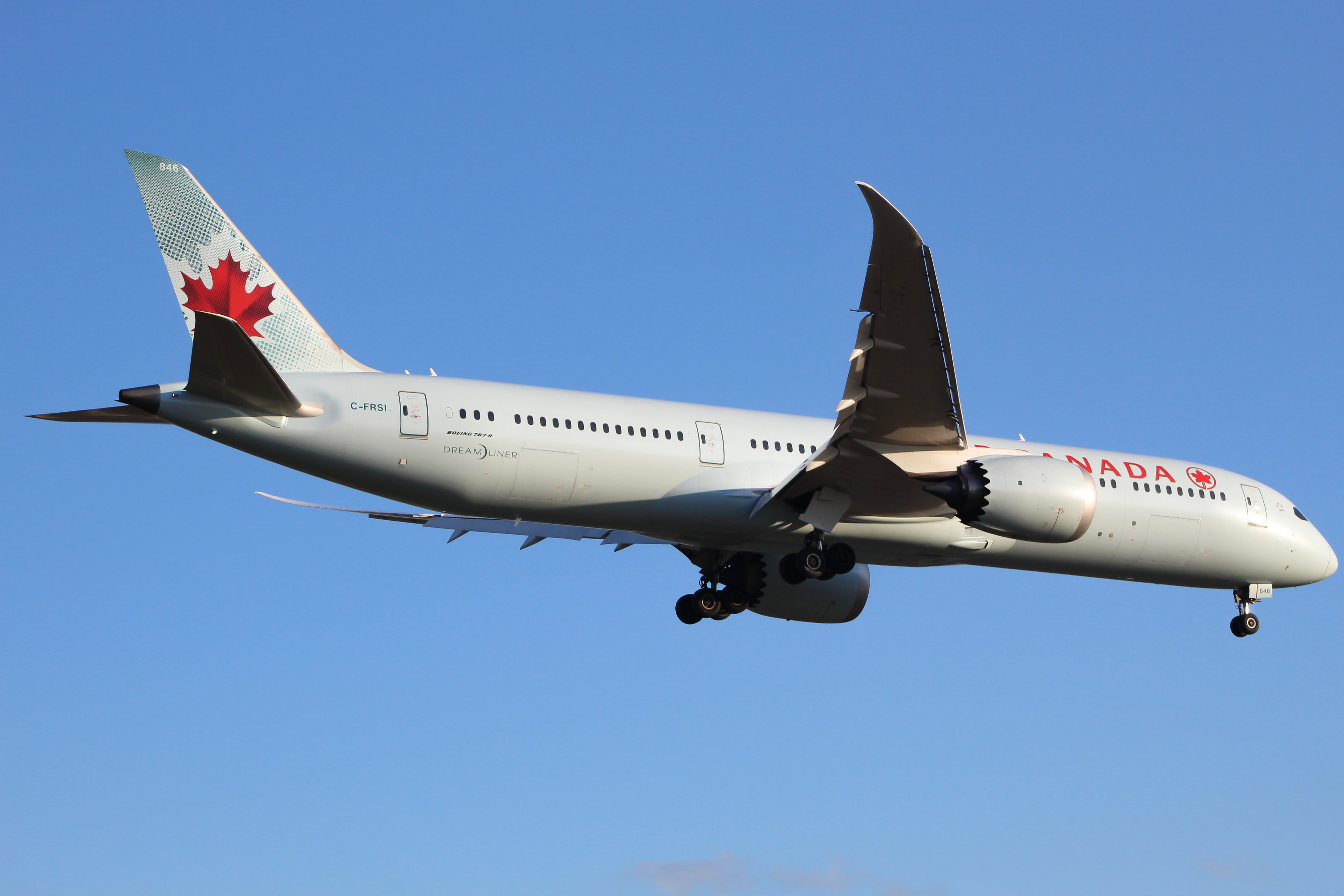 Full size: Air Canada Boeing 787-9 C-FRSI at Newark Liberty International Airport