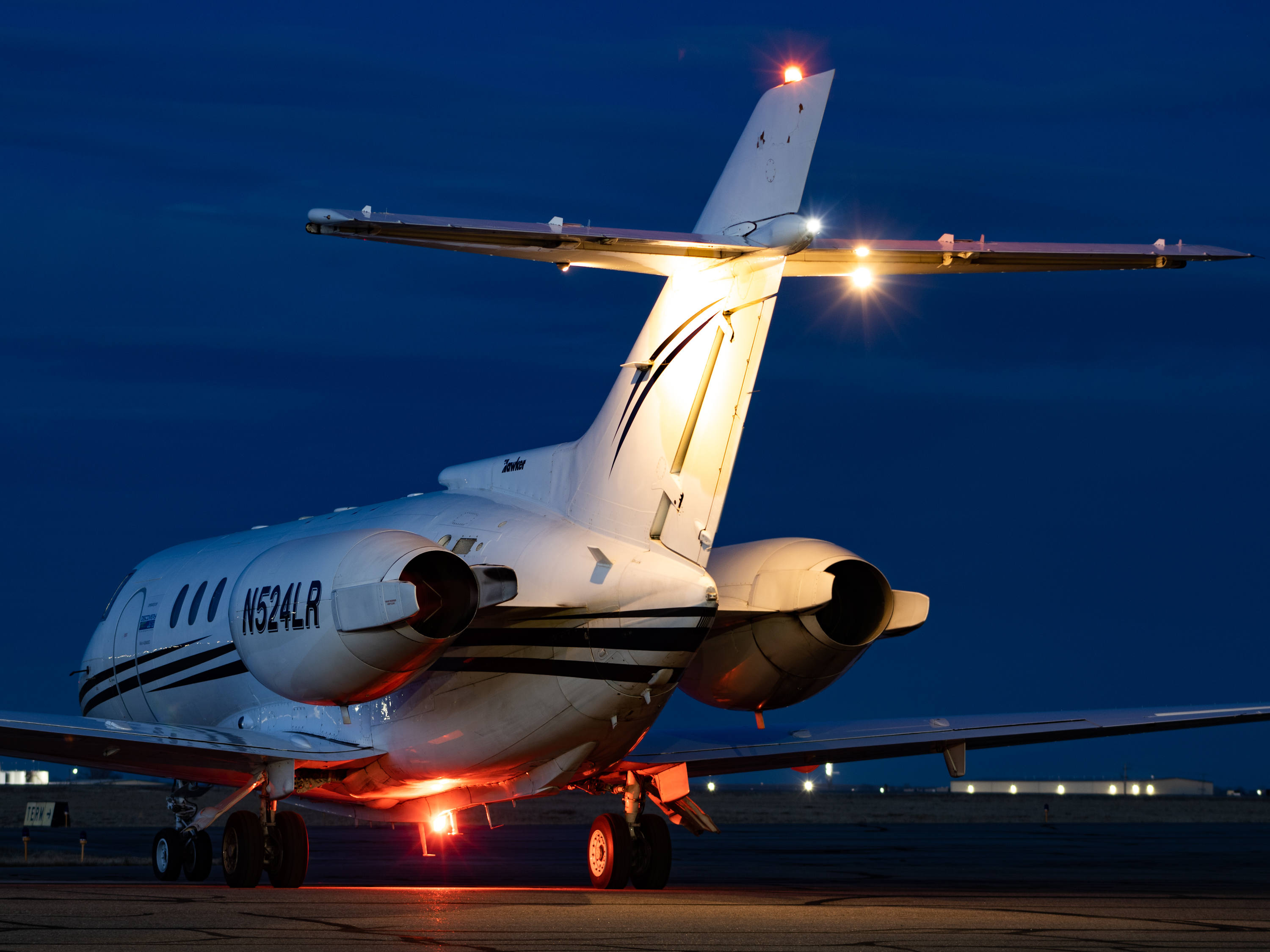 Full size: PRIVATE Beechcraft Hawker 1000 N524LR at Greeley Weld County Airport