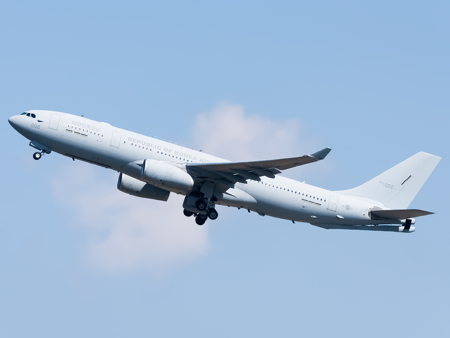 Full size: ROKAF Airbus A330-200MRTT 19-002 at Gimhae International Airport
