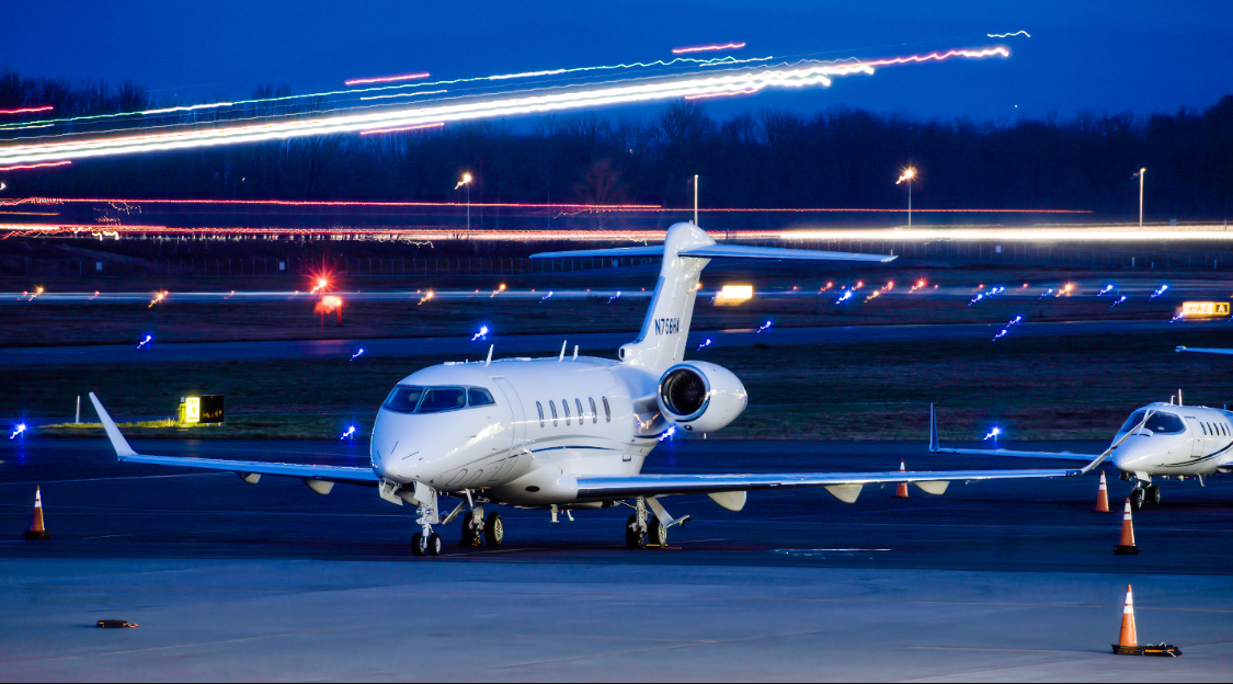 Full size: PRIVATE Bombardier Challenger 350 N756HA at Portland International Airport