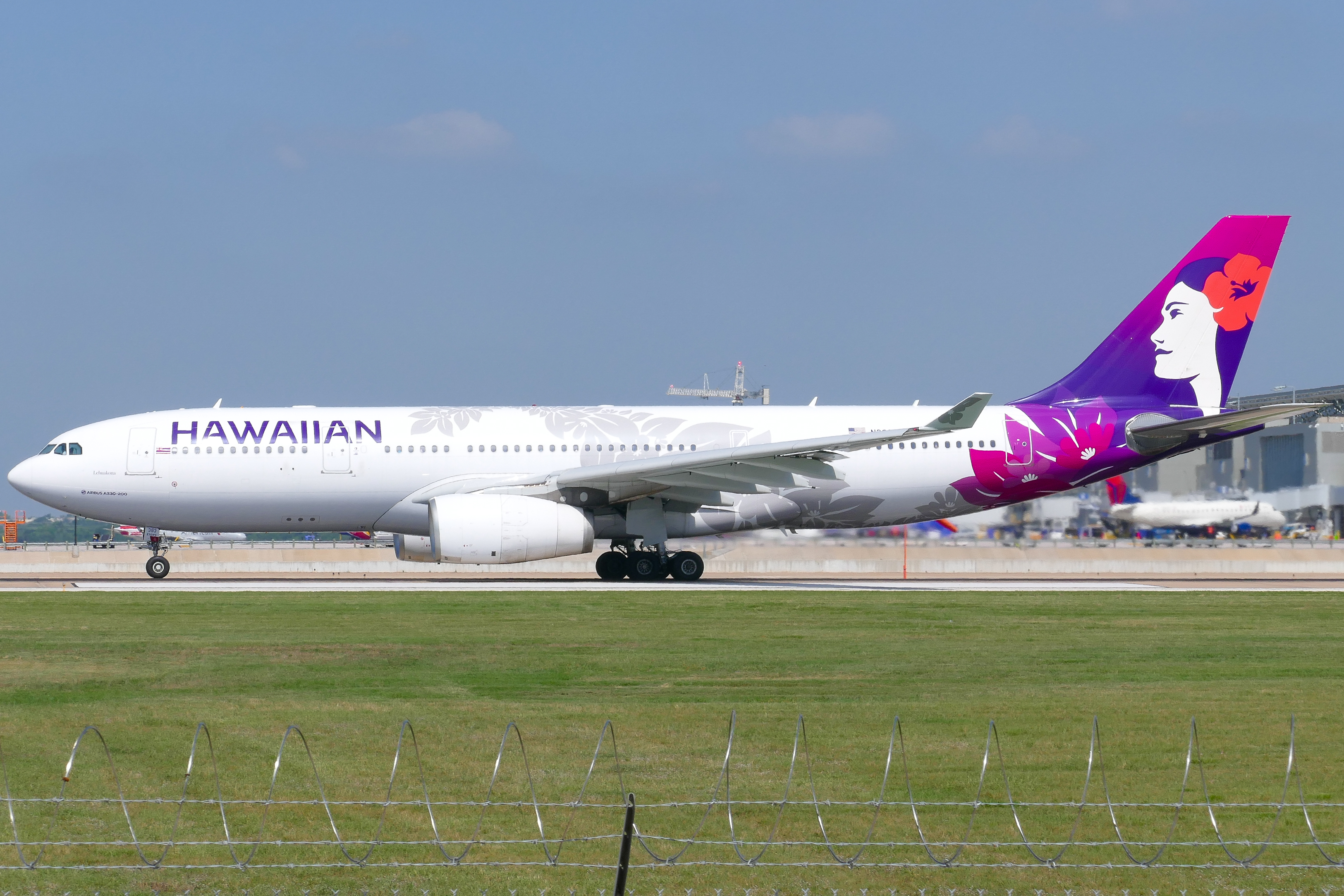 Full size: Hawaiian Airlines Airbus A330-200 N393HA at Austin-Bergstrom International Airport