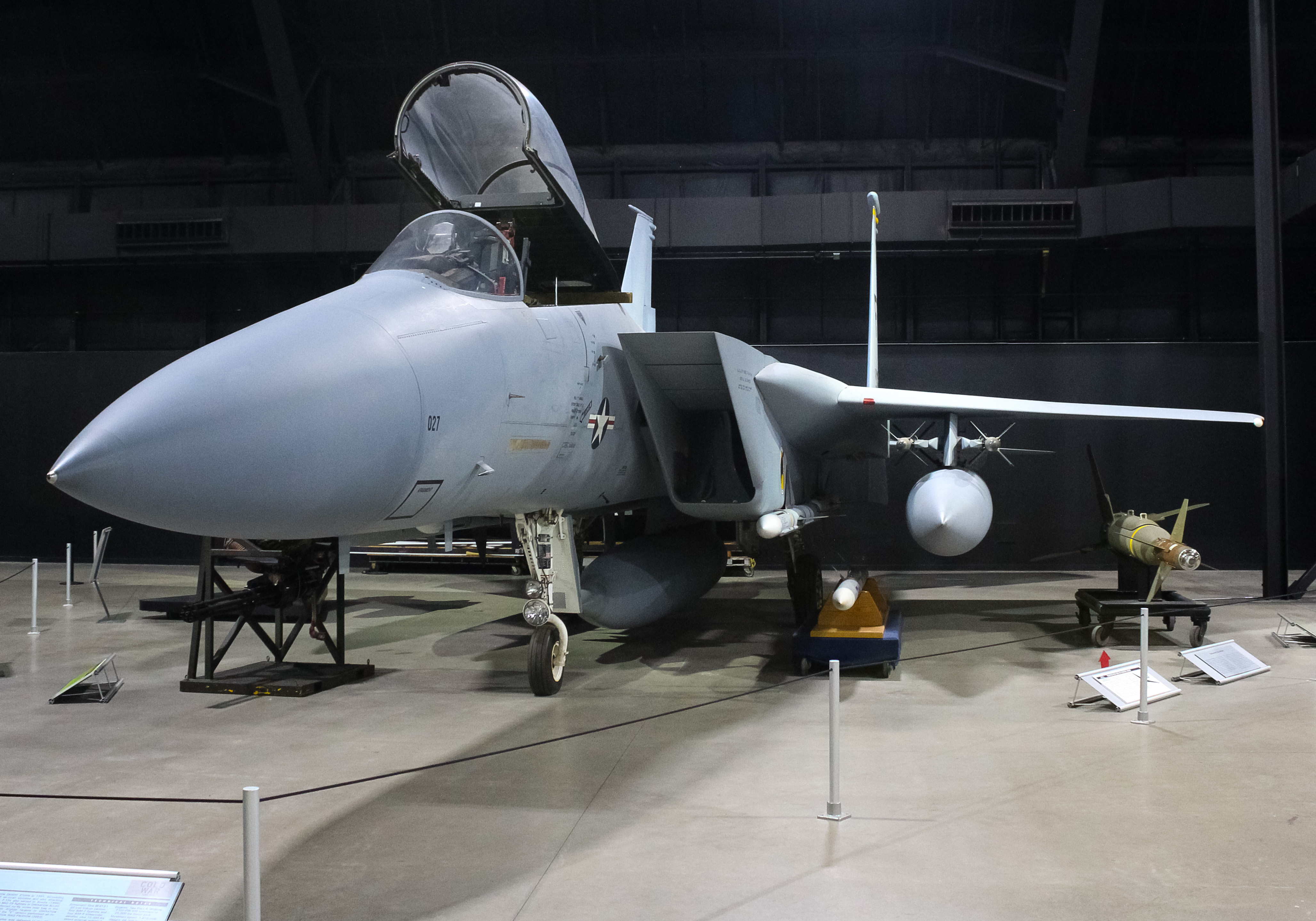 Full size: USAF - United States Air Force McDonnell Douglas F-15 Eagle 76-0027 at Wright-Patterson Air Force Base