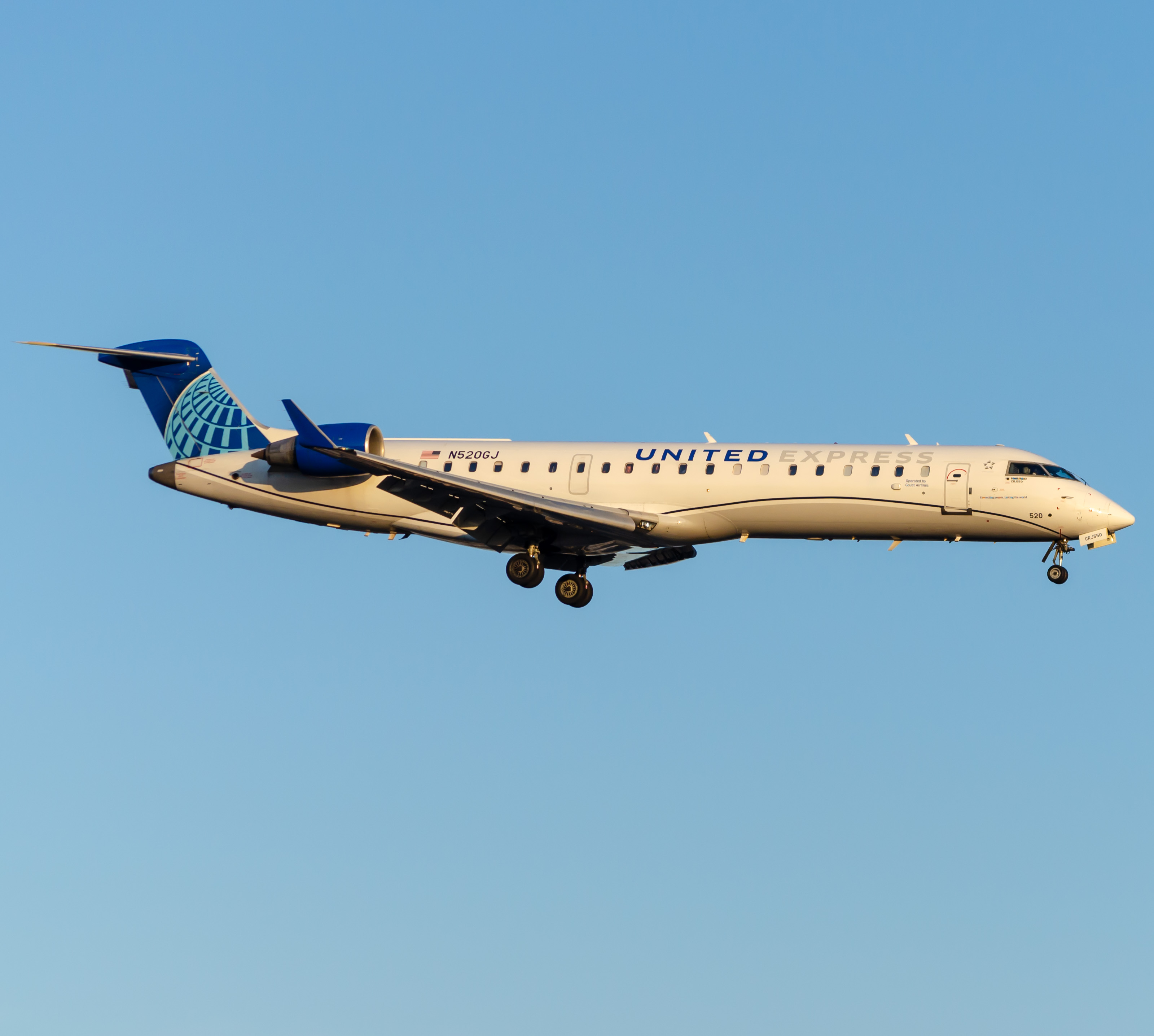Full size: United Express Mitsubishi CRJ-550 N520GJ at Newark Liberty International Airport