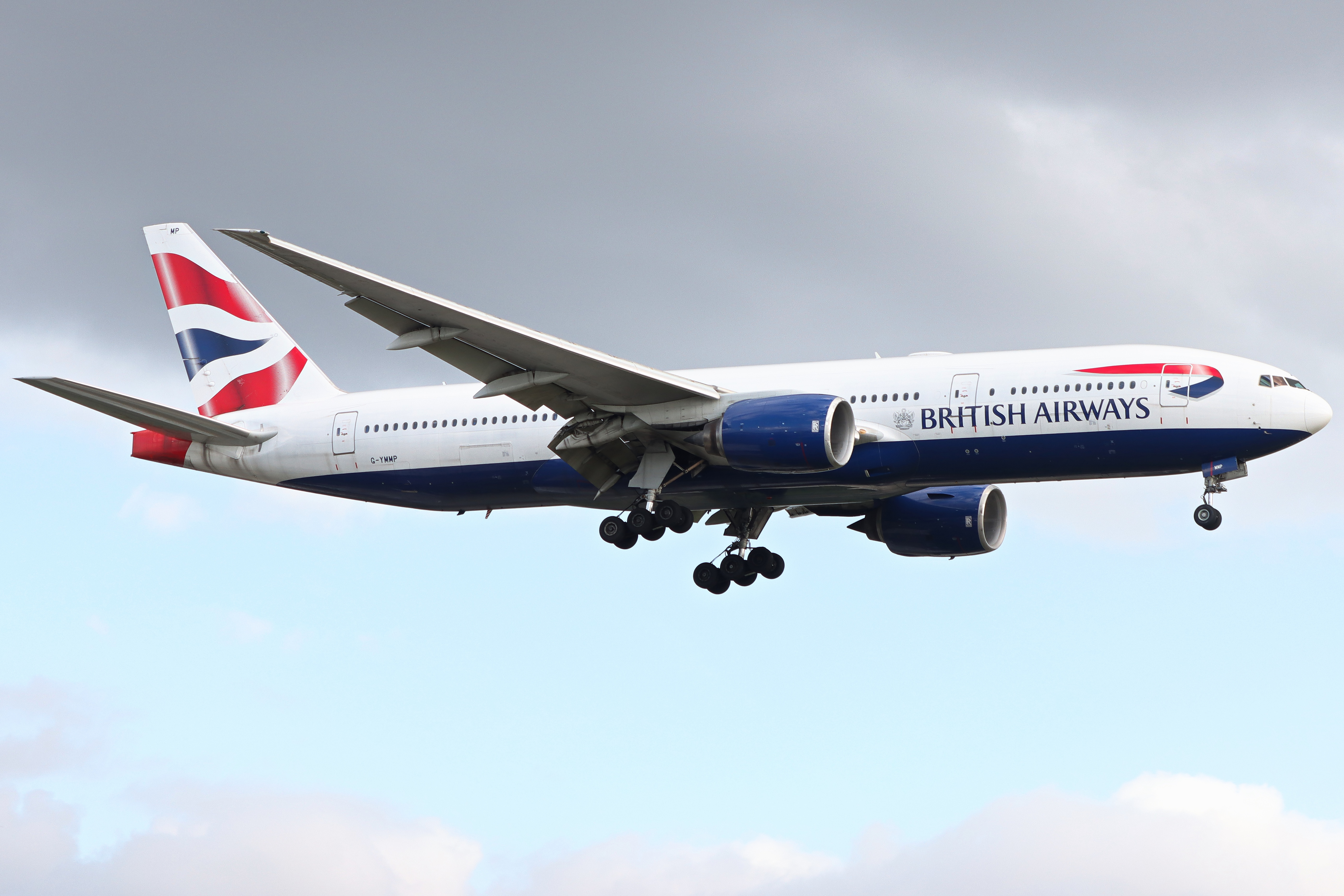 Full size: British Airways Boeing 777-200ER G-YMMP at Birmingham Airport