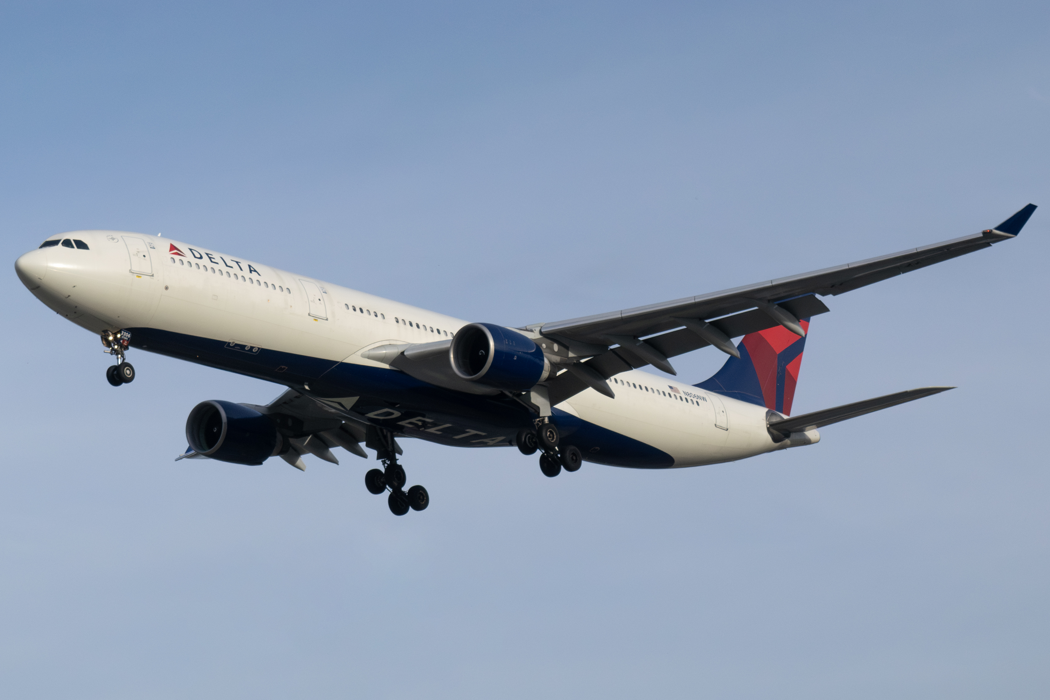 Full size: Delta Airlines Airbus A330-300 N806NW at Norman Y Mineta San Jose International Airport