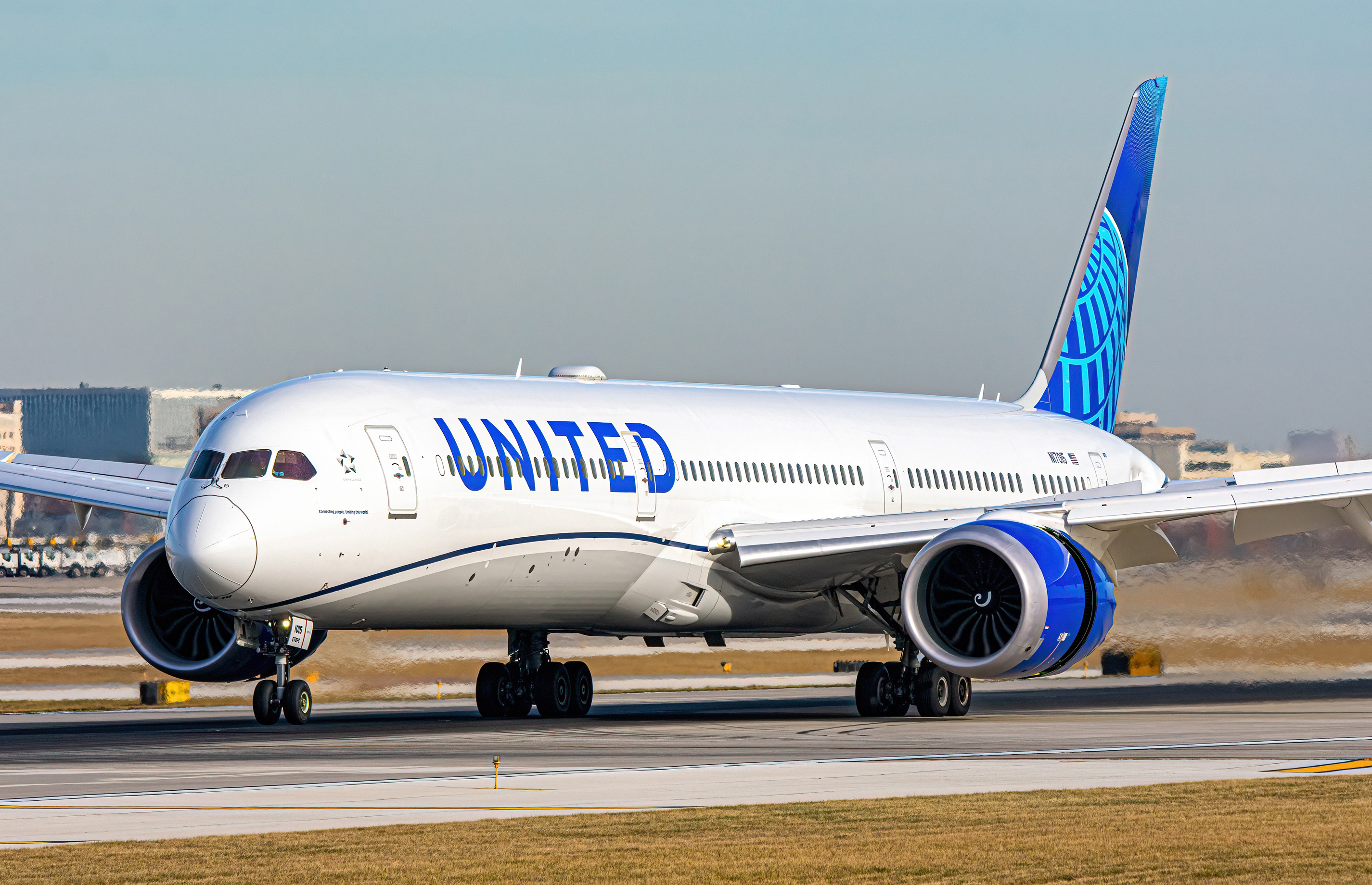 Full size: United Airlines Boeing 787-10 N17015 at Chicago O'Hare International Airport