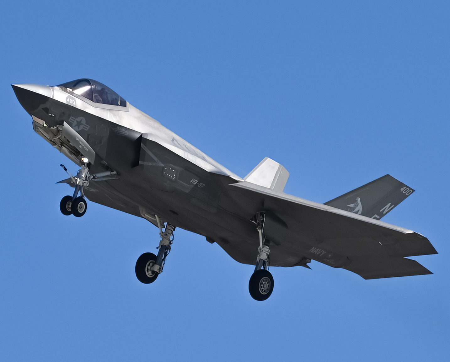 Full size: USN - United States Navy Lockheed Martin F-35 Lightning II 169799 at North Island NAS