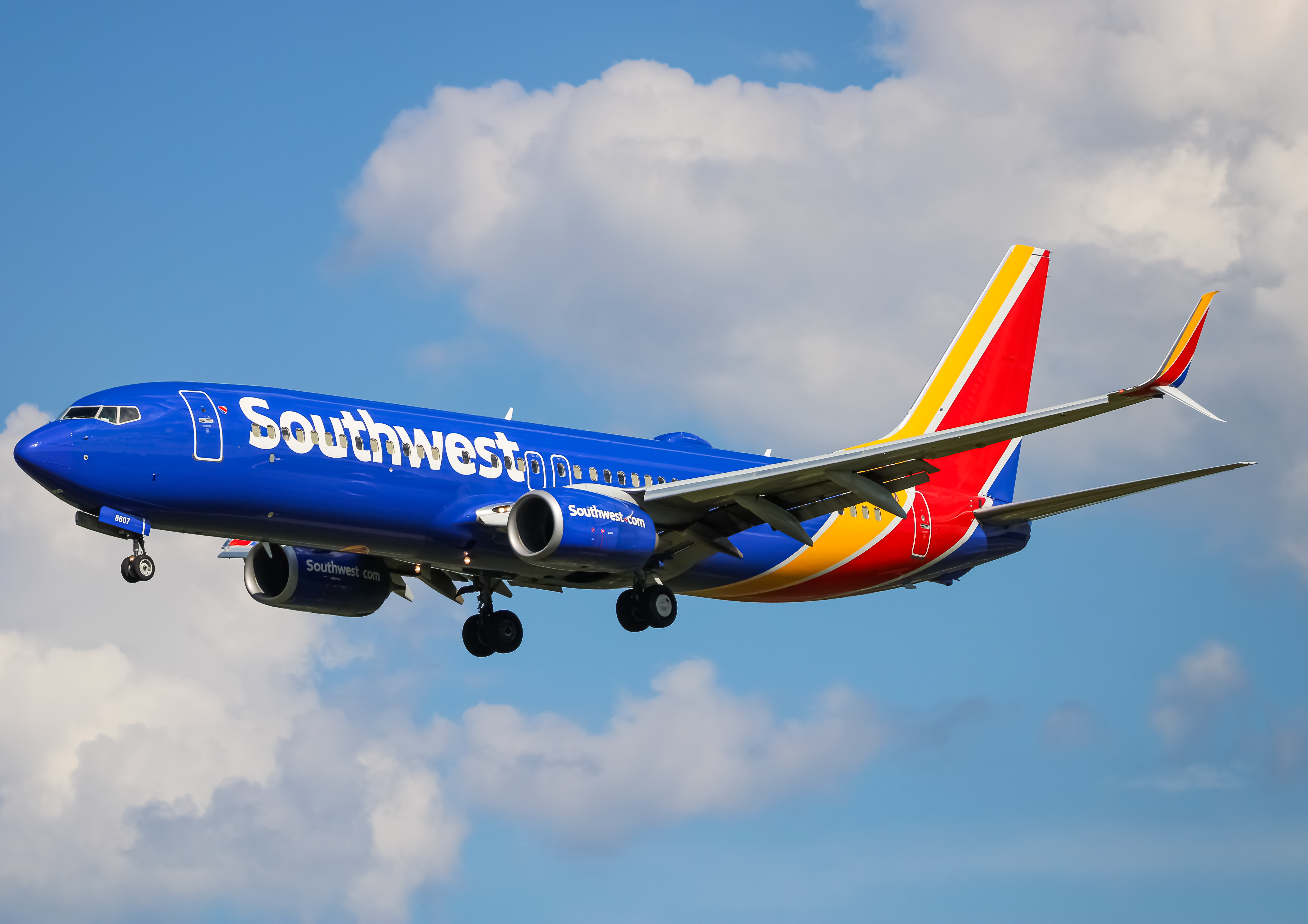 Full size: Southwest Airlines Boeing 737-800 N8607M at Baltimore/Washington International Thurgood Marshall Airport