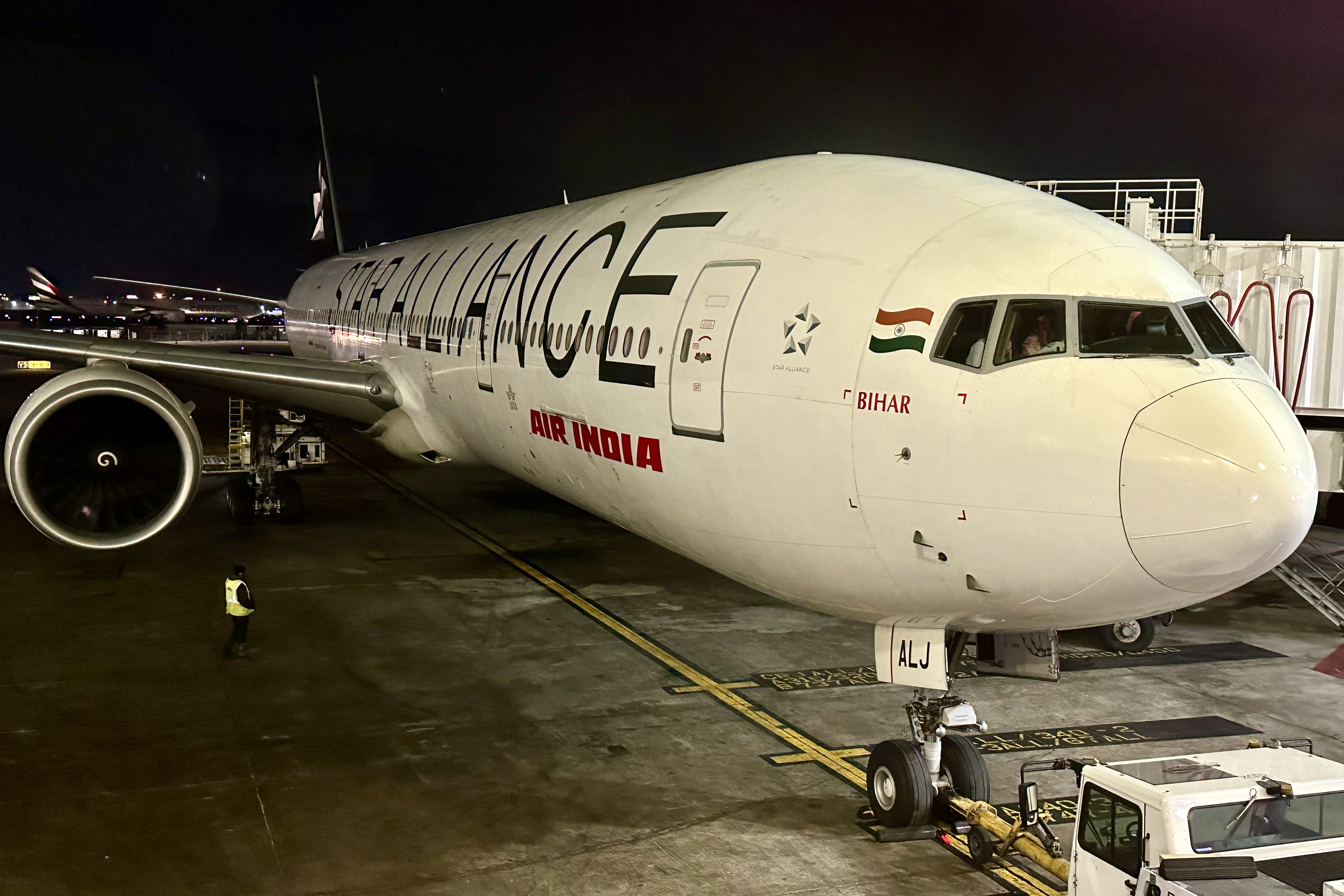 Full size: Air India Boeing 777-300ER VT-ALJ at Chicago O'Hare International Airport