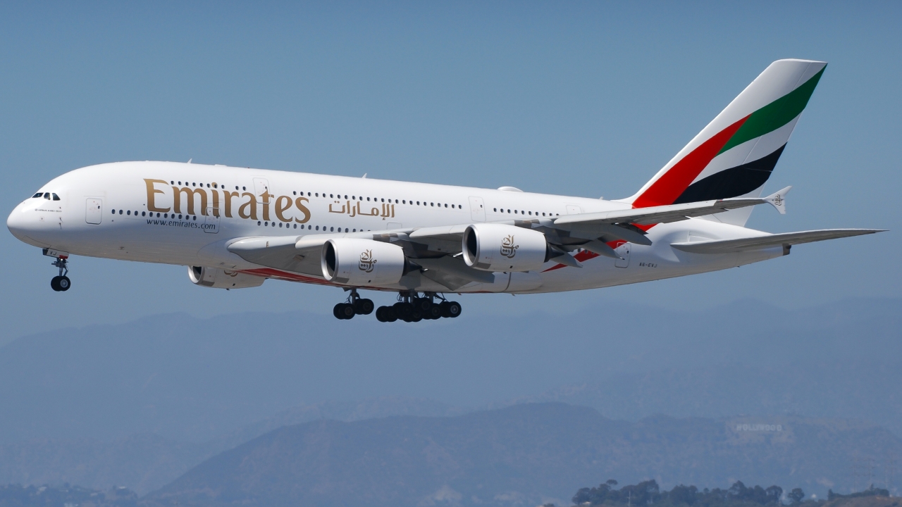 Full size: Emirates Airbus A380-800 A6-EVJ at Los Angeles International Airport