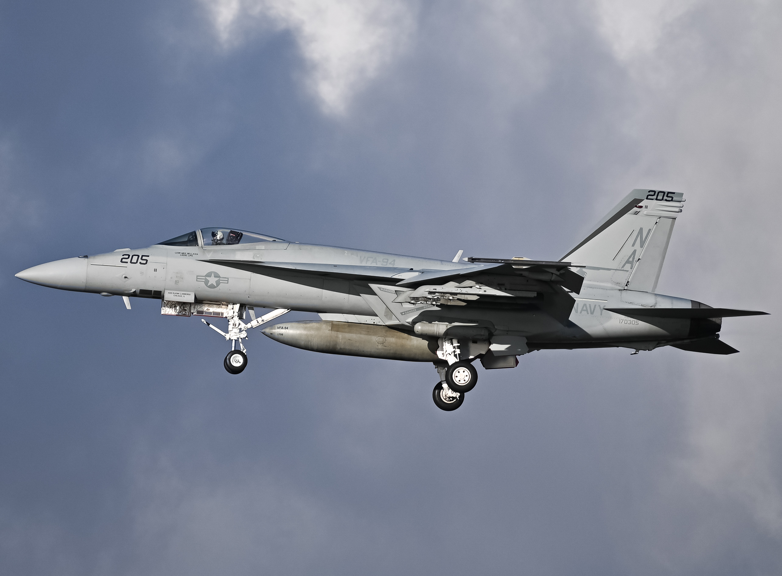 Full size: USN - United States Navy Boeing F/A-18E/F Super Hornet 170305 at North Island NAS