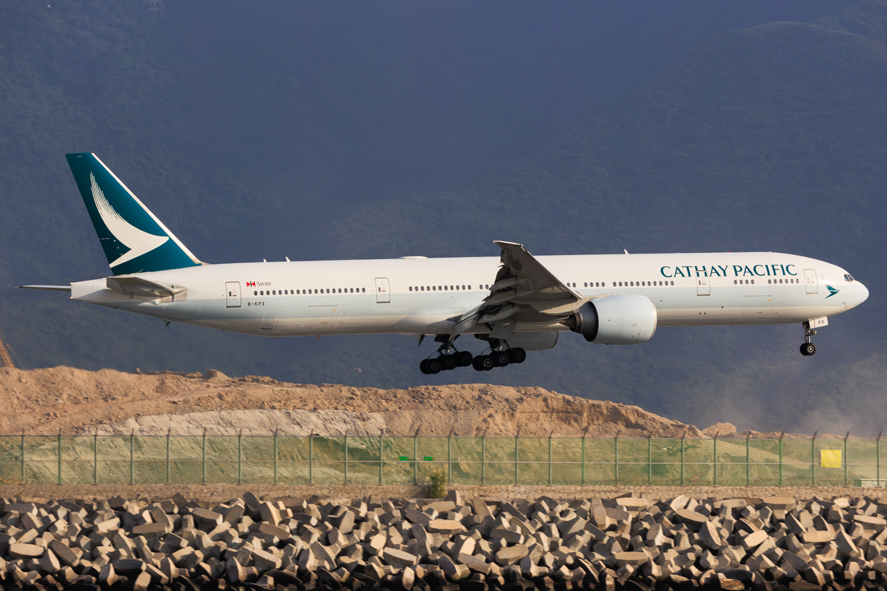 Full size: Cathay Pacific Boeing 777-300ER B-KPX at Hong Kong International Airport