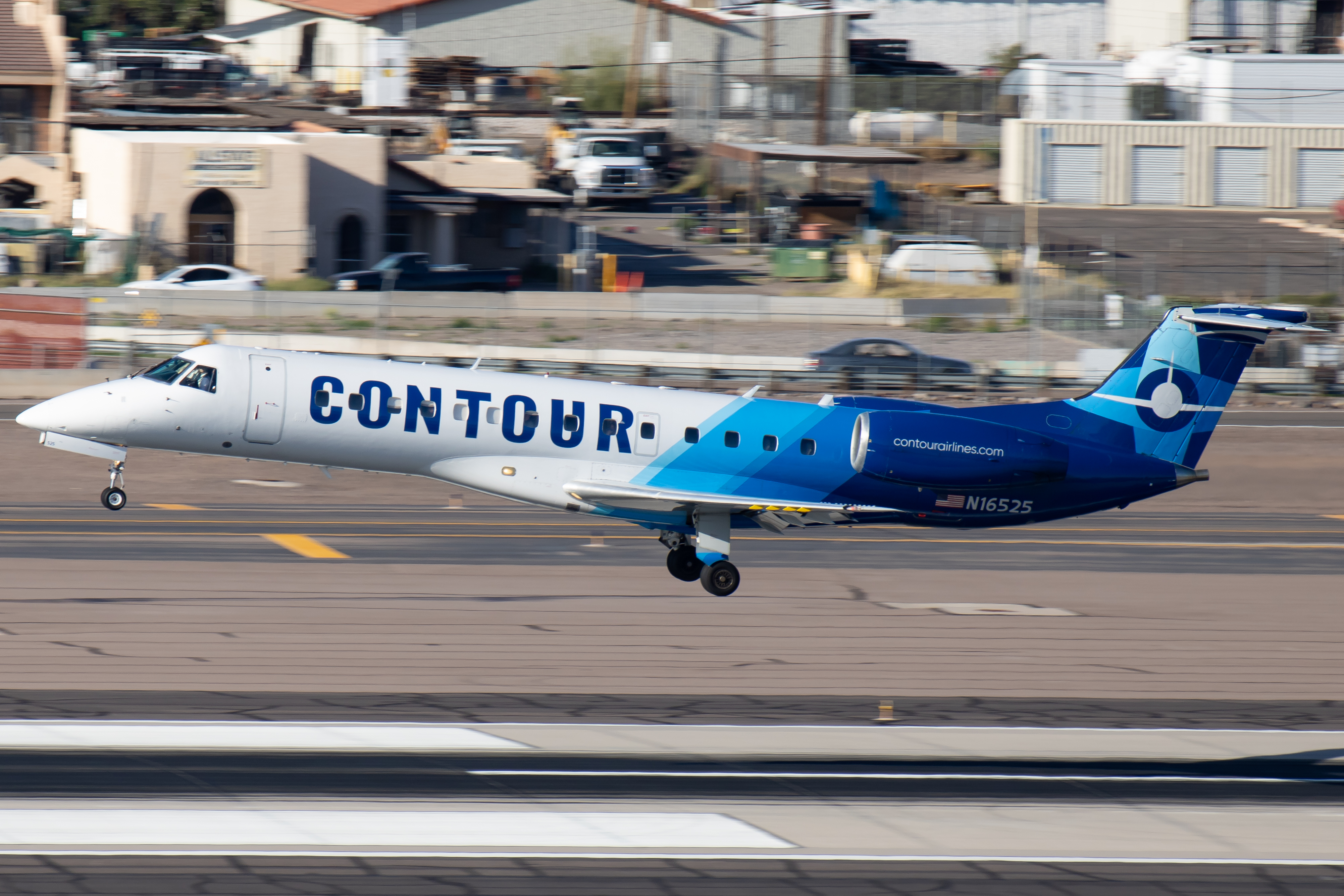Full size: Contour Aviation Embraer ERJ135 N16525 at Phoenix Sky Harbor International Airport