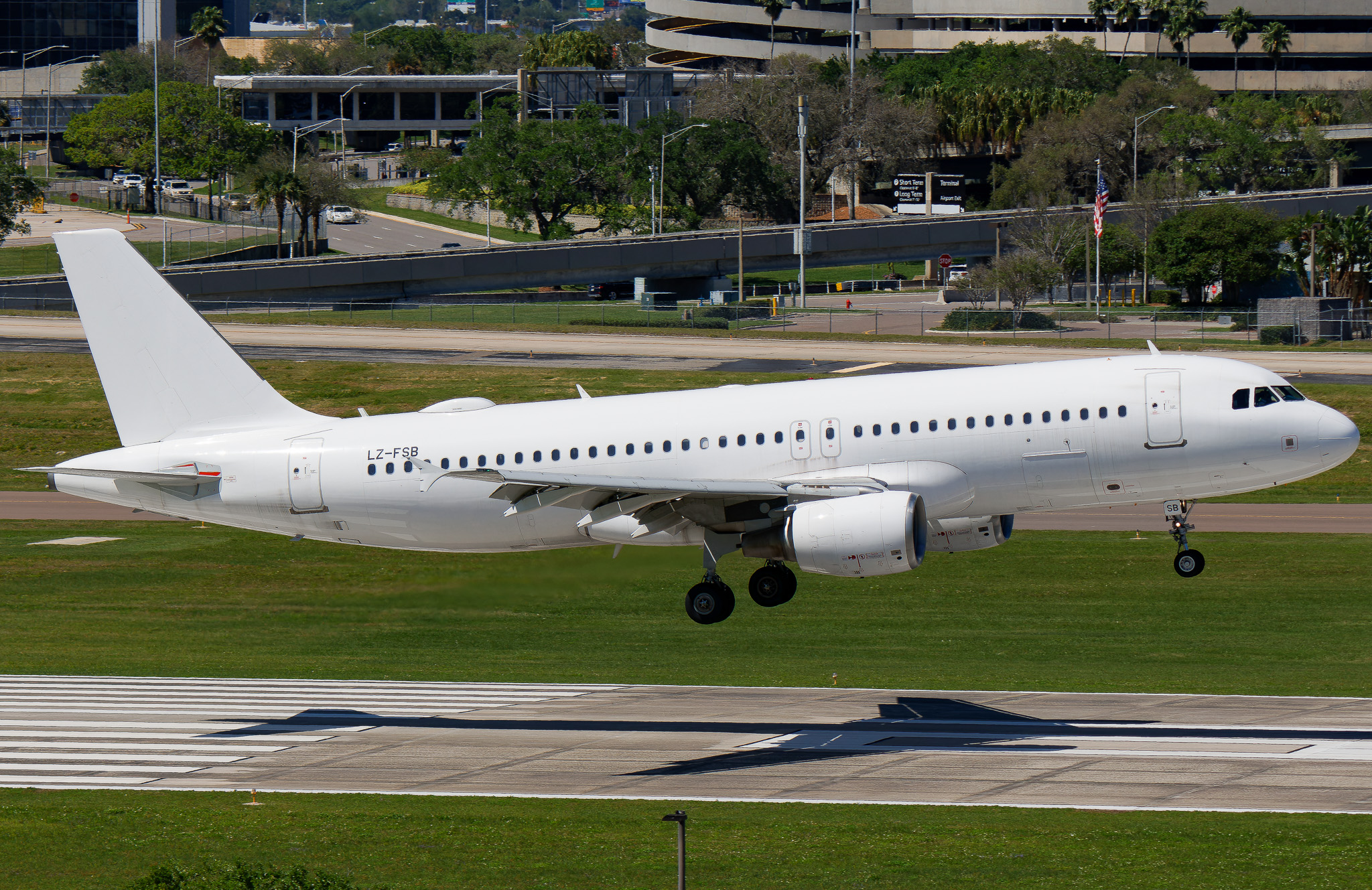 Full size: Fly2Sky Airbus A320 LZ-FSB at Tampa International Airport