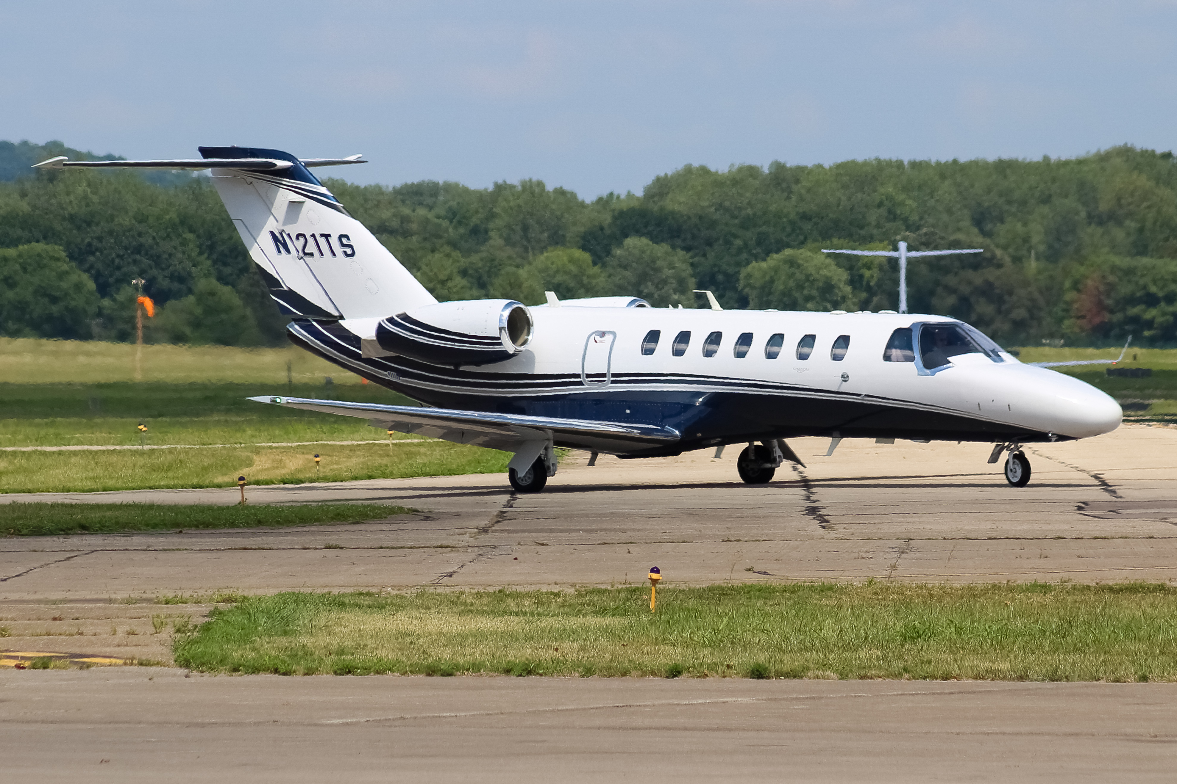 Full size: PRIVATE  Cessna 525 N121TS at Cincinnati Municipal Airport/Lunken Field