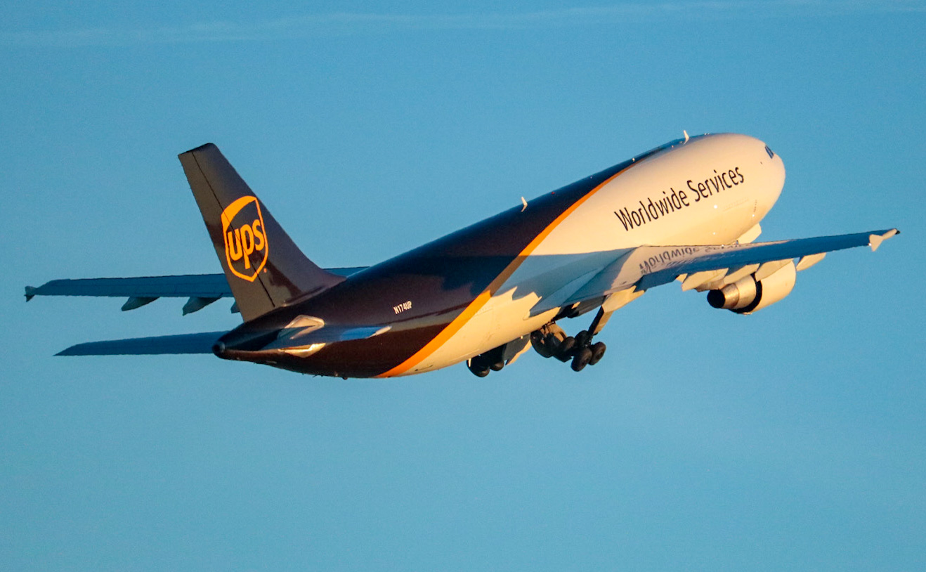 Full size: United Parcel Service Airbus A300F-600 N174UP at Louisville Muhammad Ali International Airport