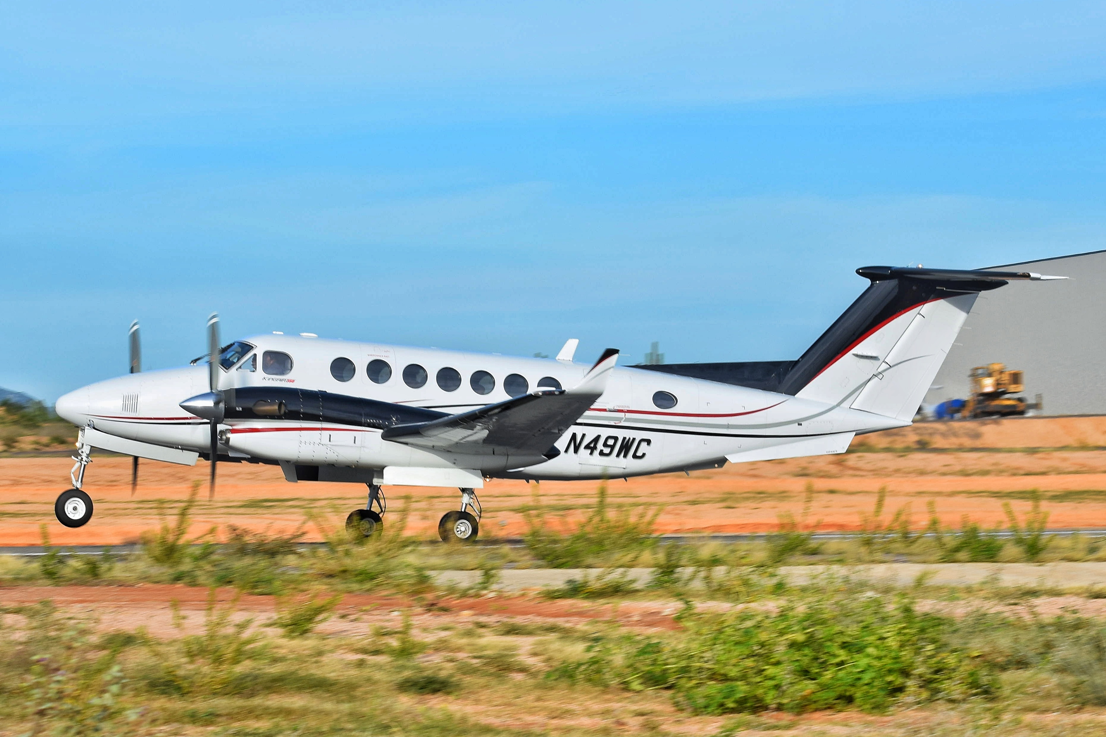 Full size: West Coast Air Beechcraft King Air 350 N49WC at Aeropuerto de Cabo San Lucas Internacional