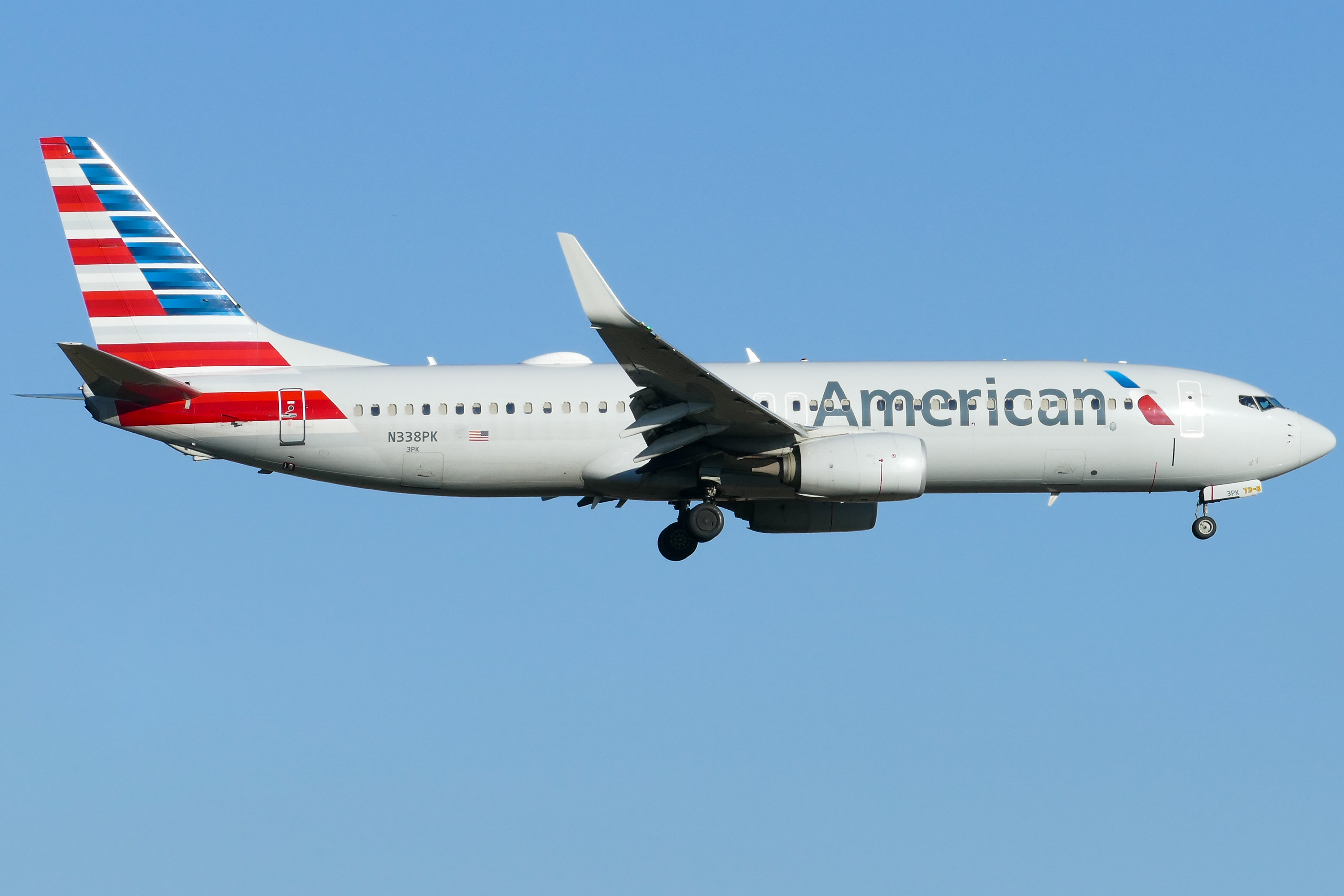 Full size: American Airlines Boeing 737-800 N338PK at Austin-Bergstrom International Airport