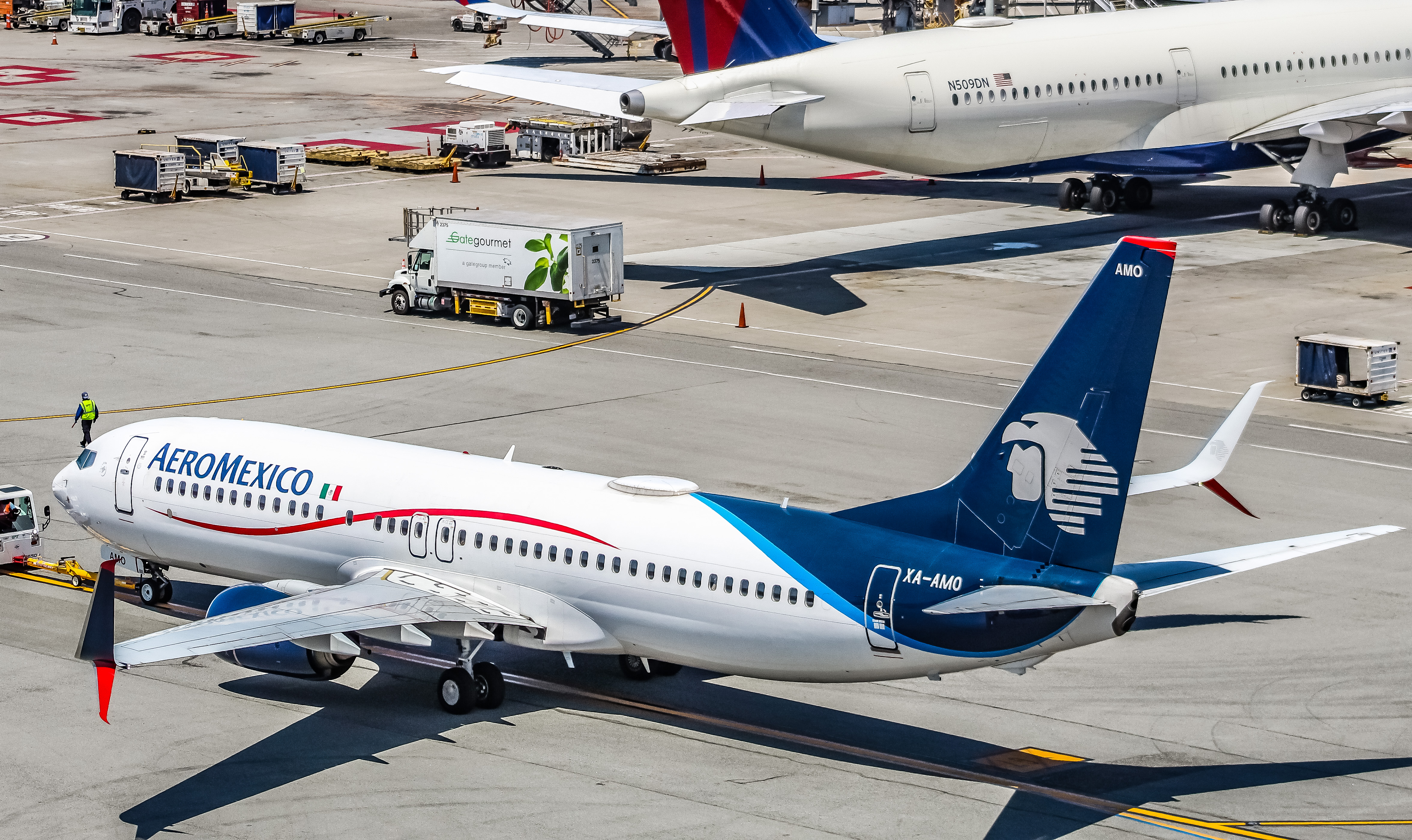 Full size: Aeromexico Boeing 737-800 XA-AMO at San Francisco International Airport