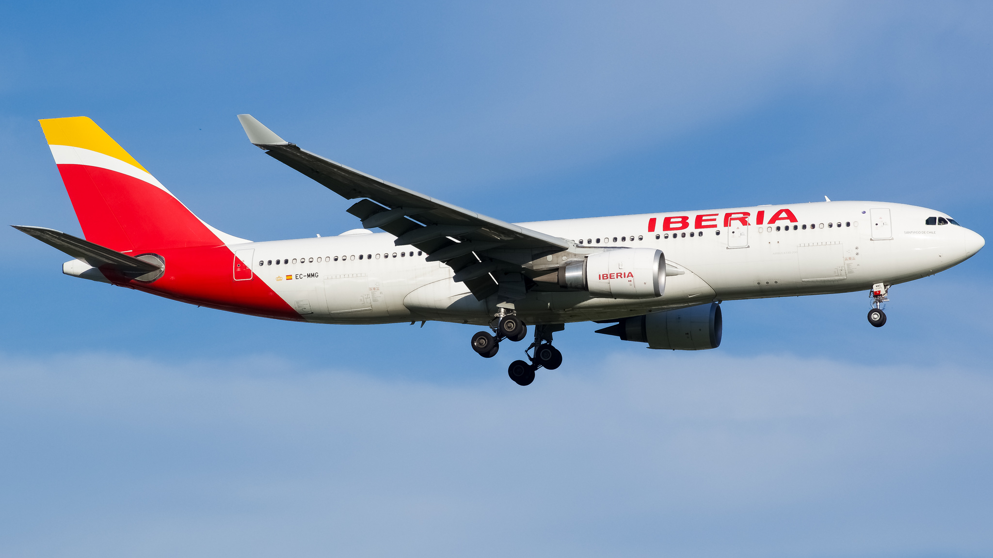 Full size: Iberia Airbus A330-200 EC-MMG at John F. Kennedy International Airport