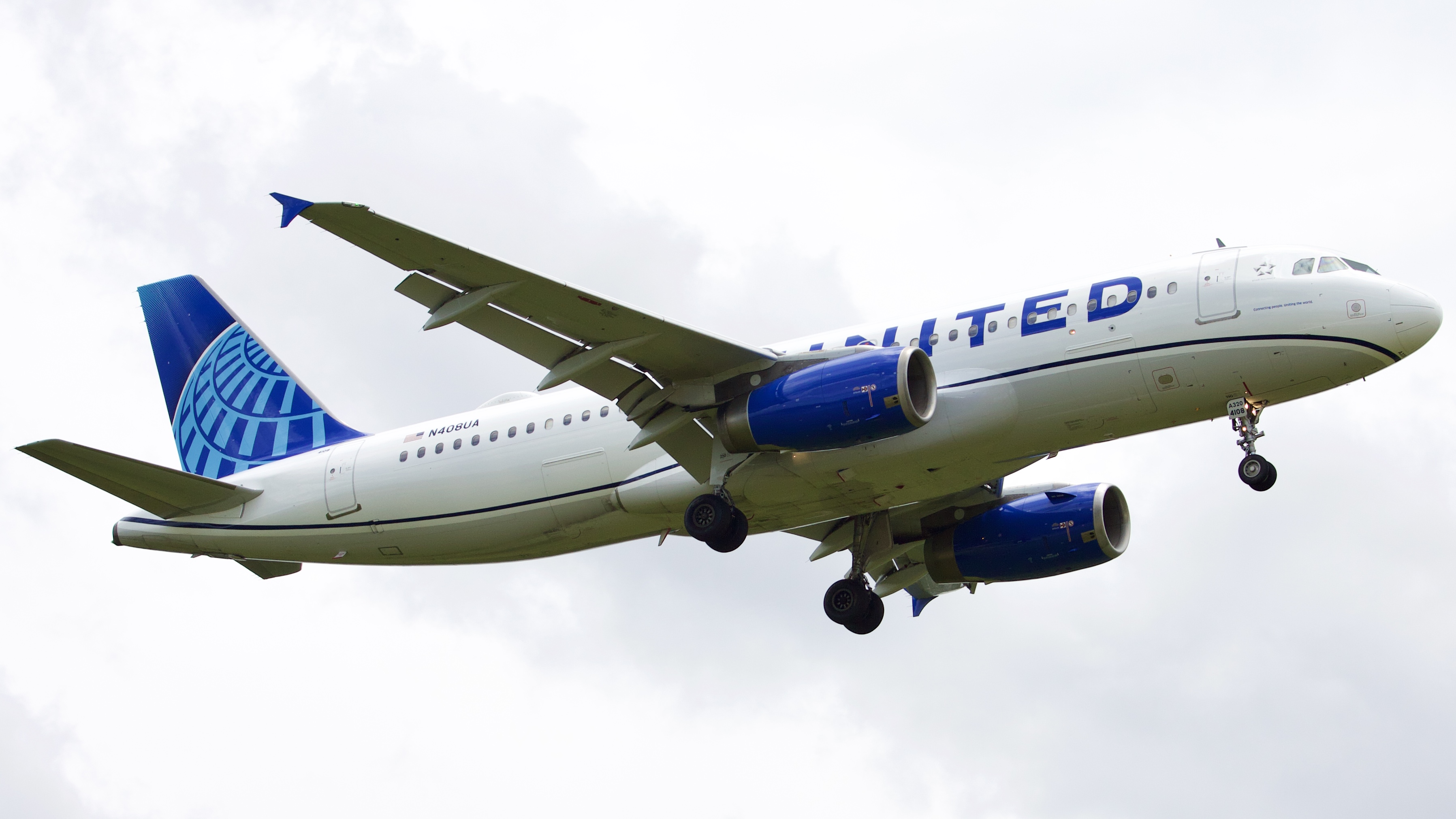 Full size: United Airlines Airbus A320 N408UA at Houston-George Bush Intercontinental Airport