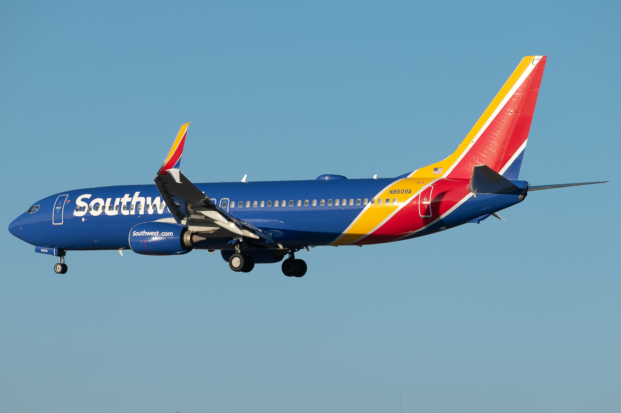 Full size: Southwest Airlines Boeing 737-800 N8609A at Norman Y Mineta San Jose International Airport