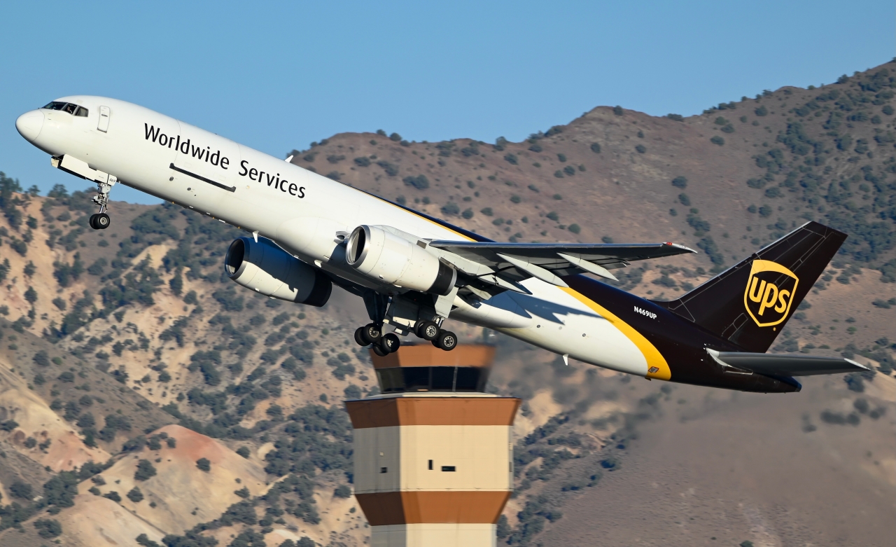 Full size: United Parcel Service Boeing 757-200F N469UP at Reno/Tahoe International Airport